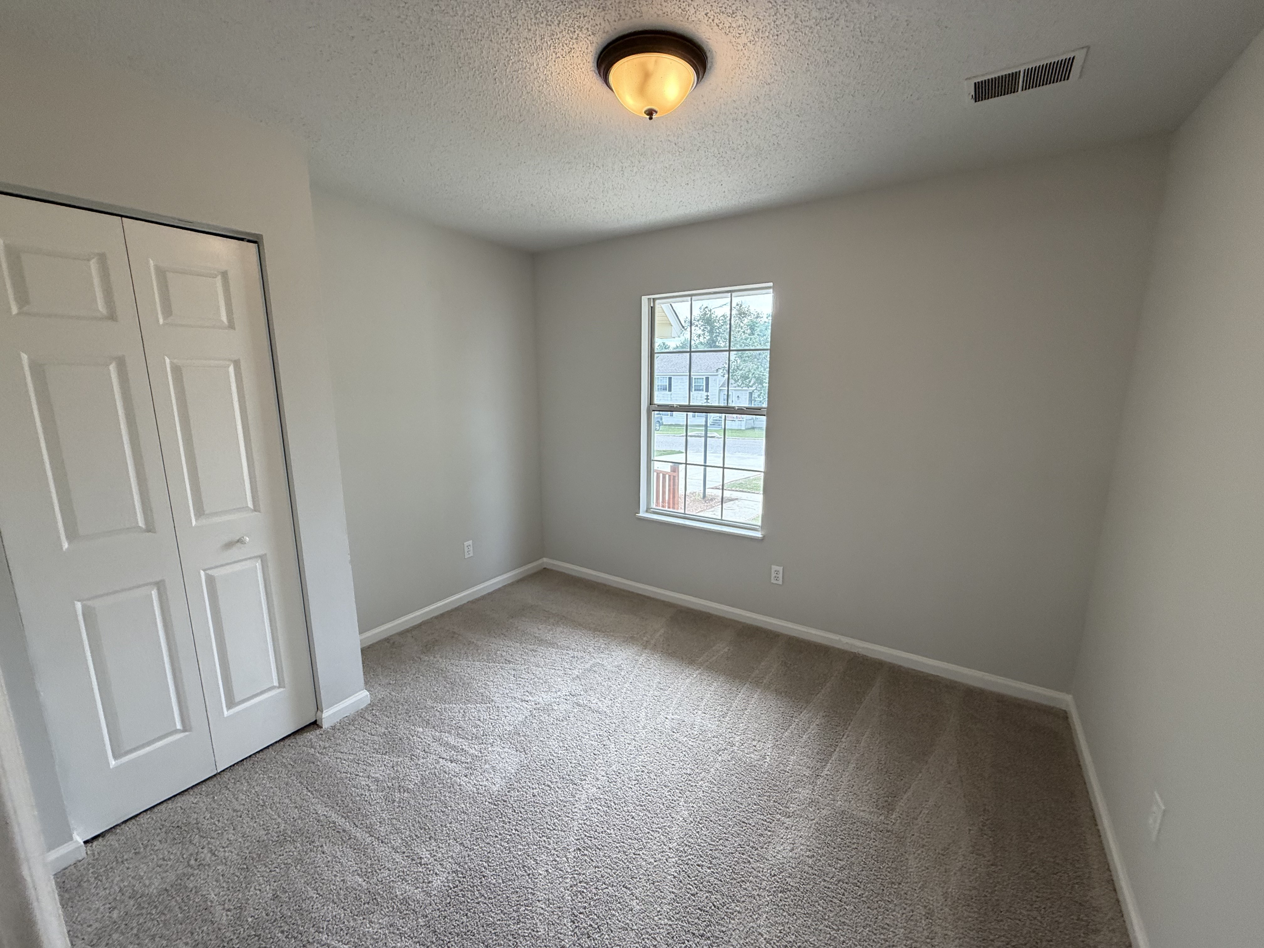 Photo 18 of 50 of 305 Pebble Creek Ct, West Columbia, SC