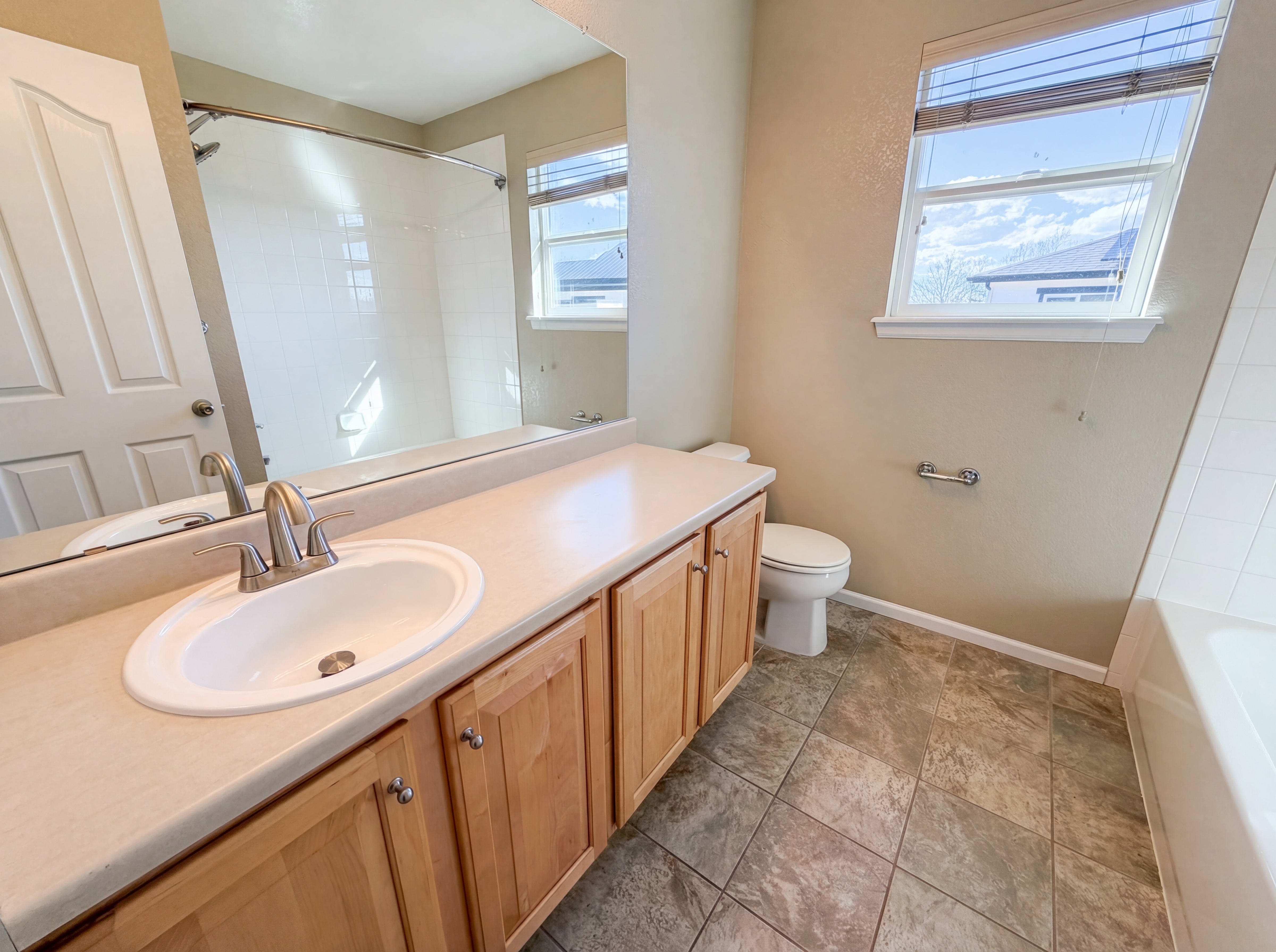 Photo 27 of 36 of 10049 Southlawn Cir, Commerce City, CO