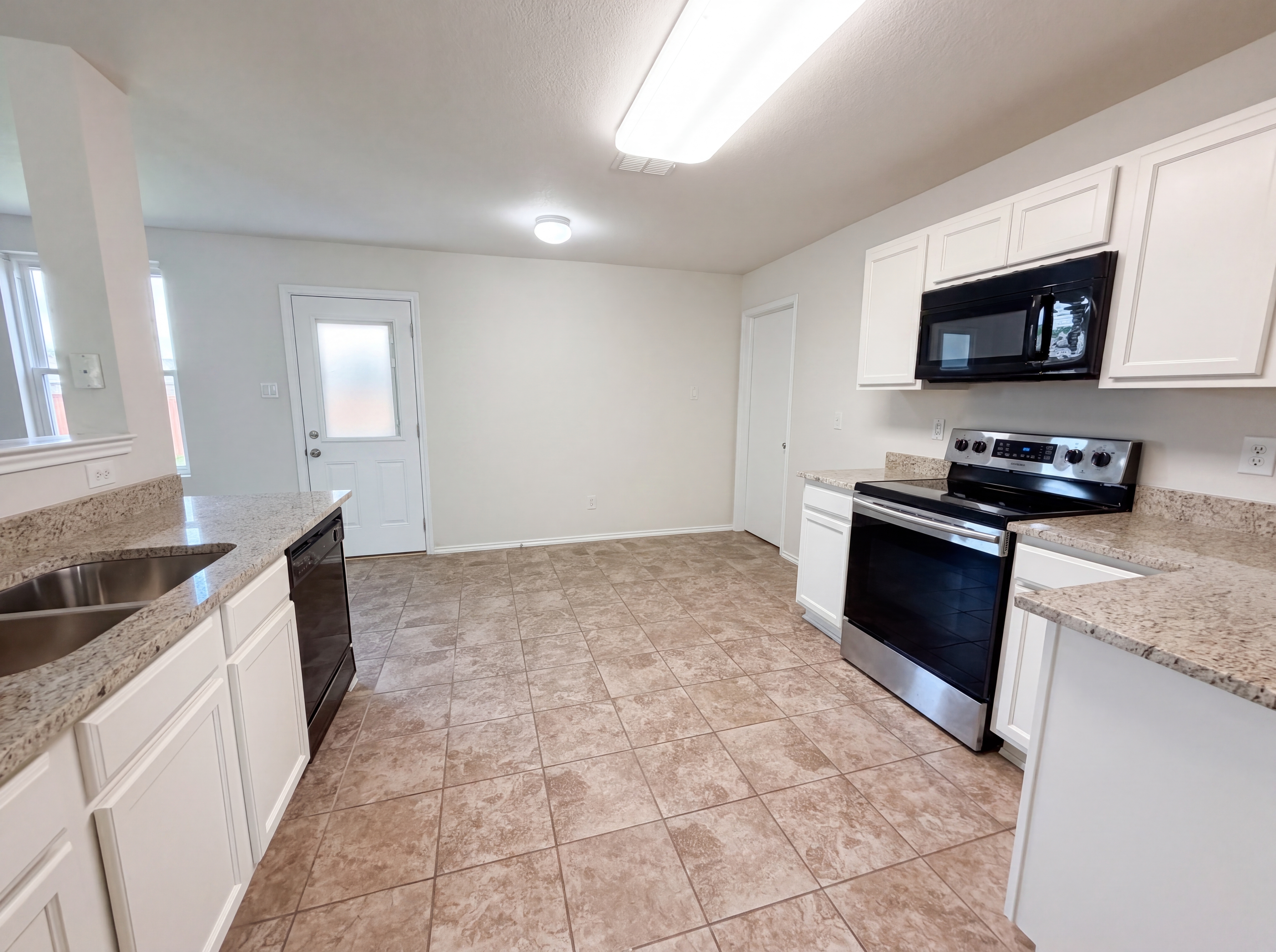 Photo 10 of 23 of 2904 Lake Vista Dr, Wylie, TX