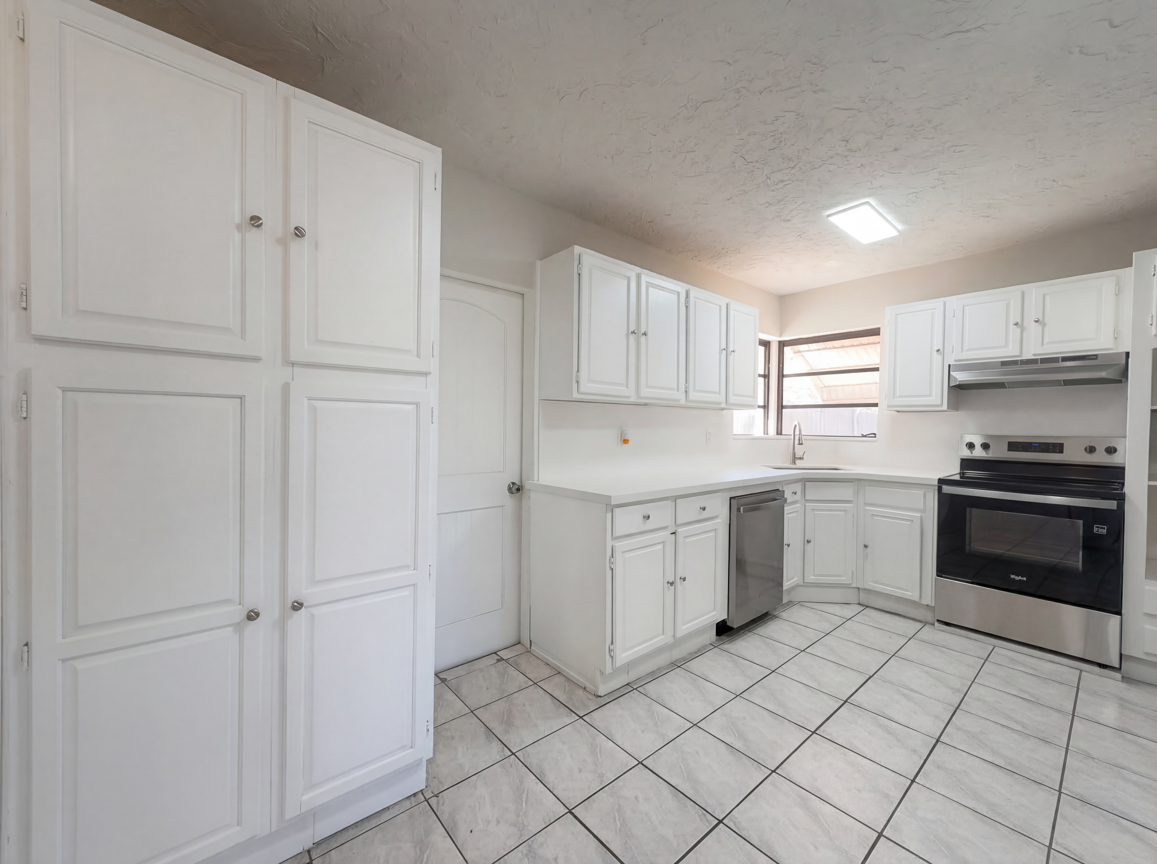 Photo 9 of 19 of 12230 SW 187th Ter, Miami, FL