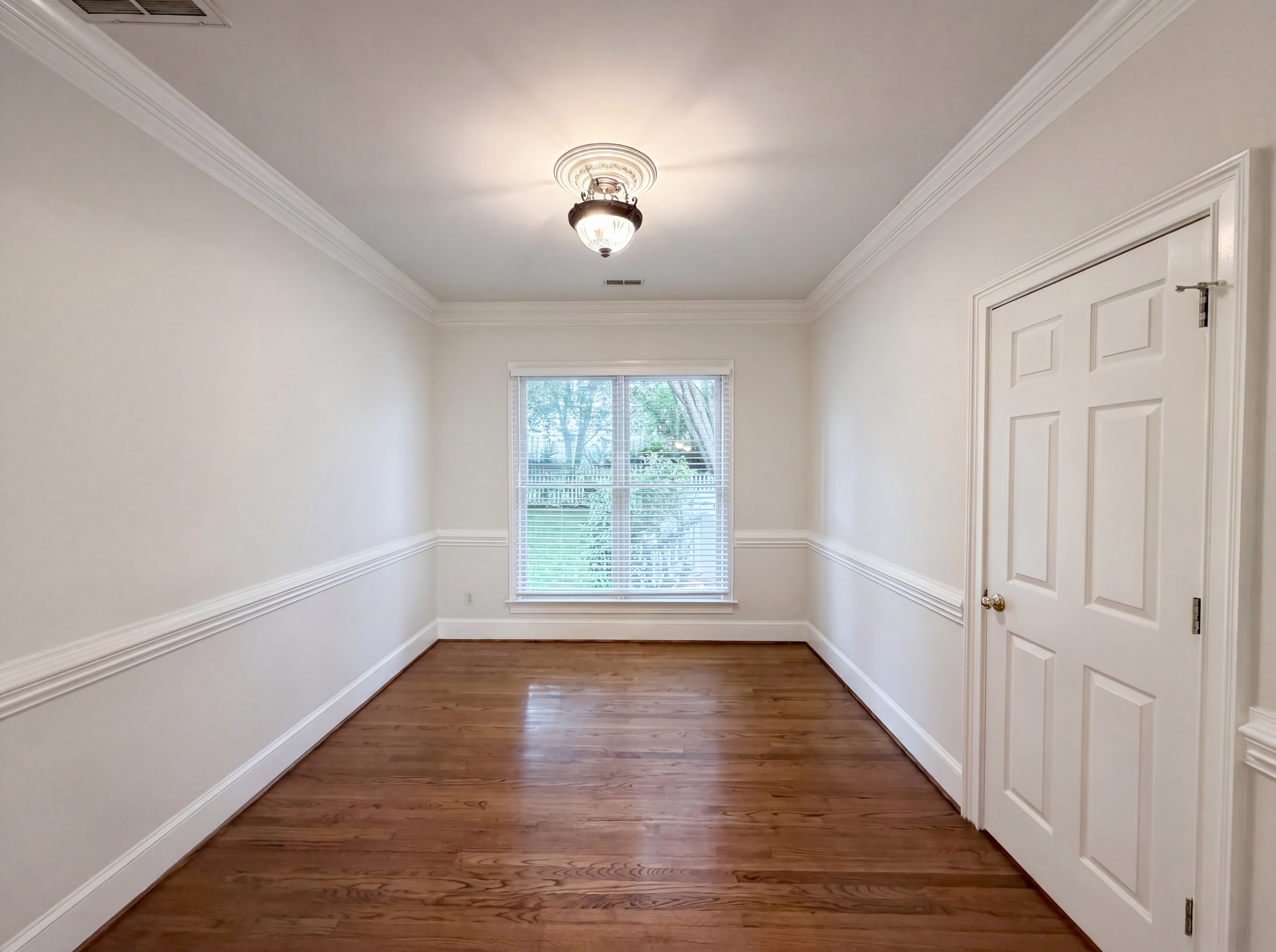 Photo 7 of 23 of 7906 Elphin Ct, Charlotte, NC