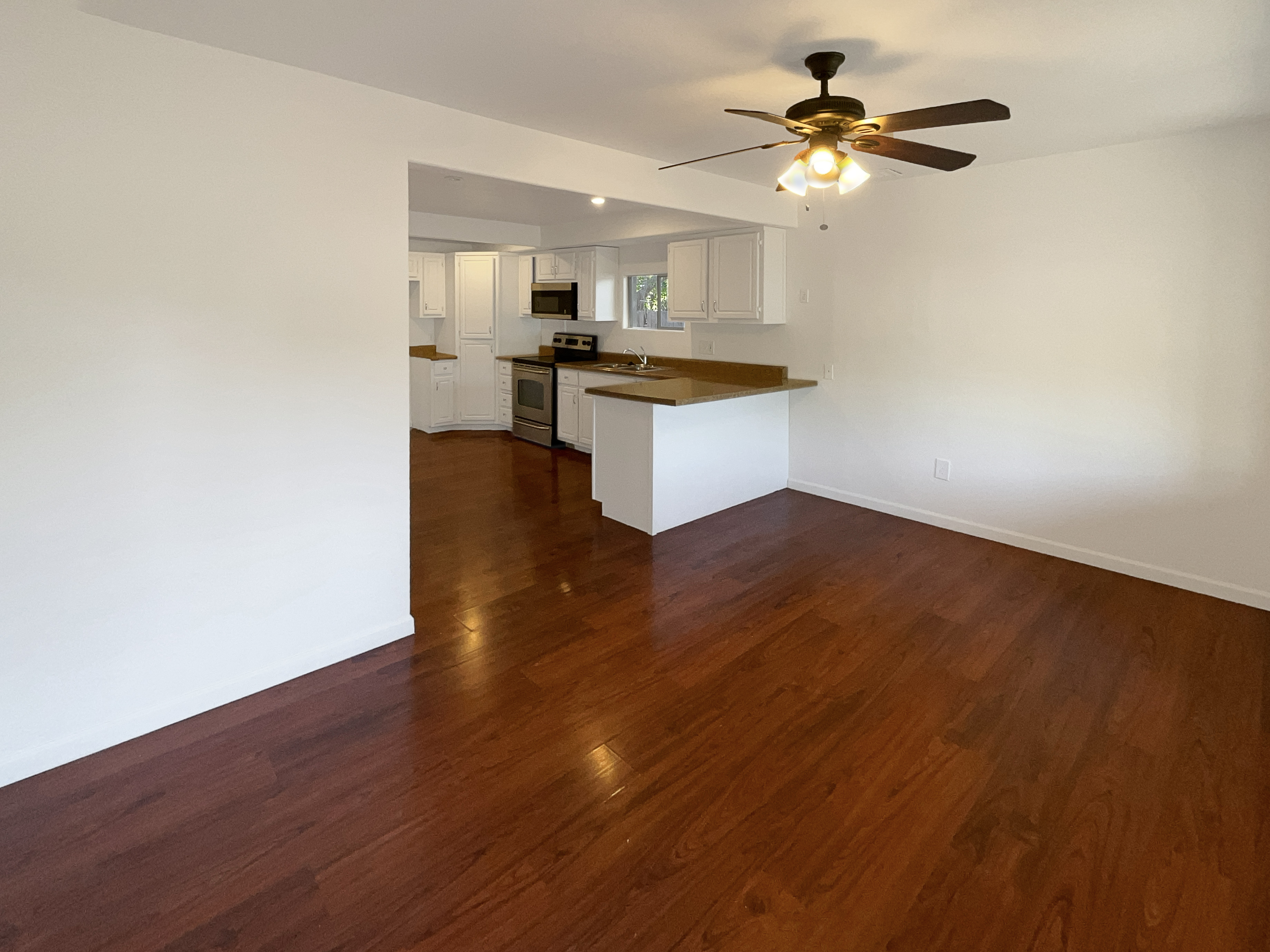 Photo 3 of 23 of 1048 E 6th Ave, Mesa, AZ