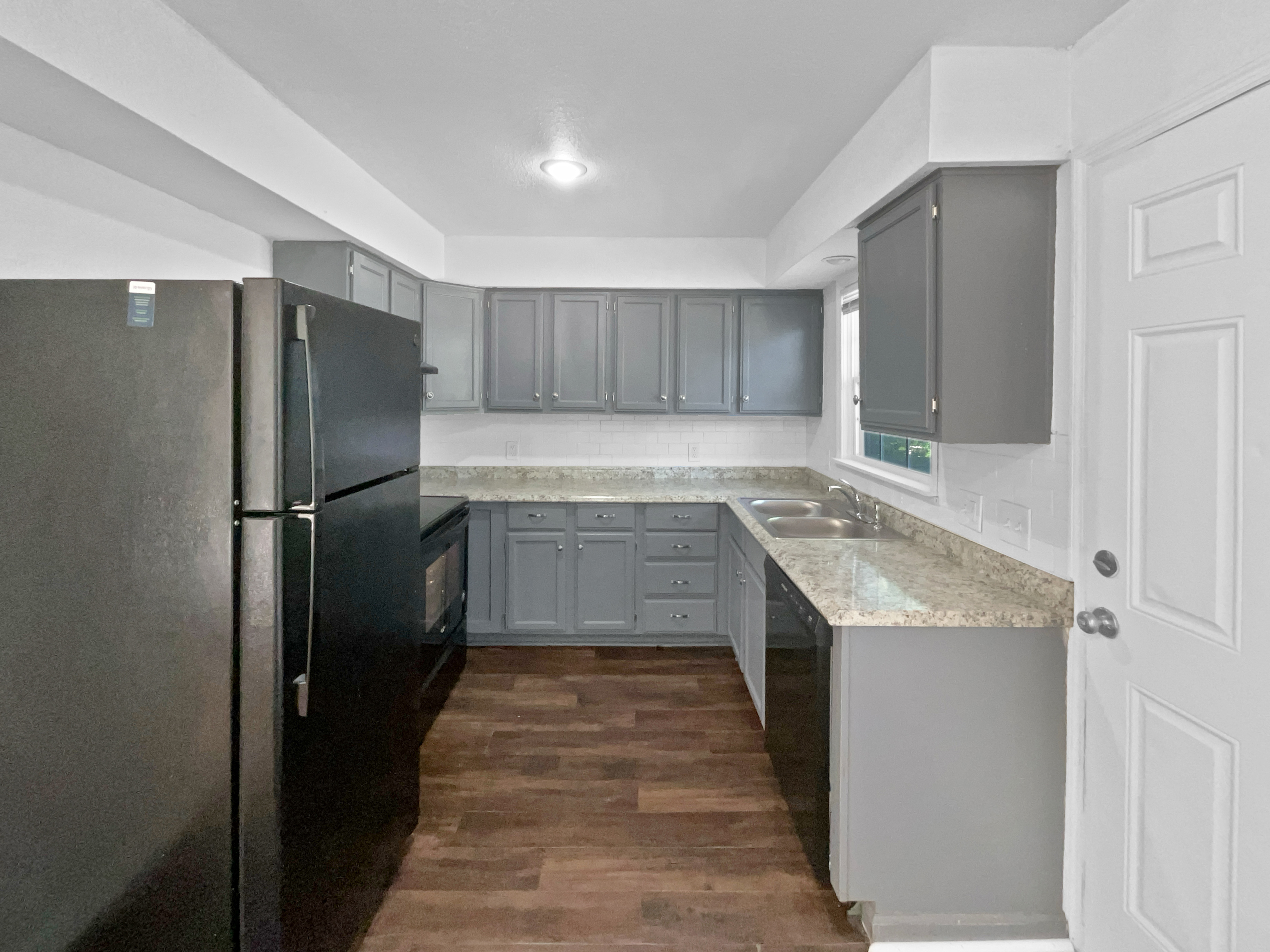 Photo 6 of 20 of 10014 Hardesty Ave, Kansas City, MO