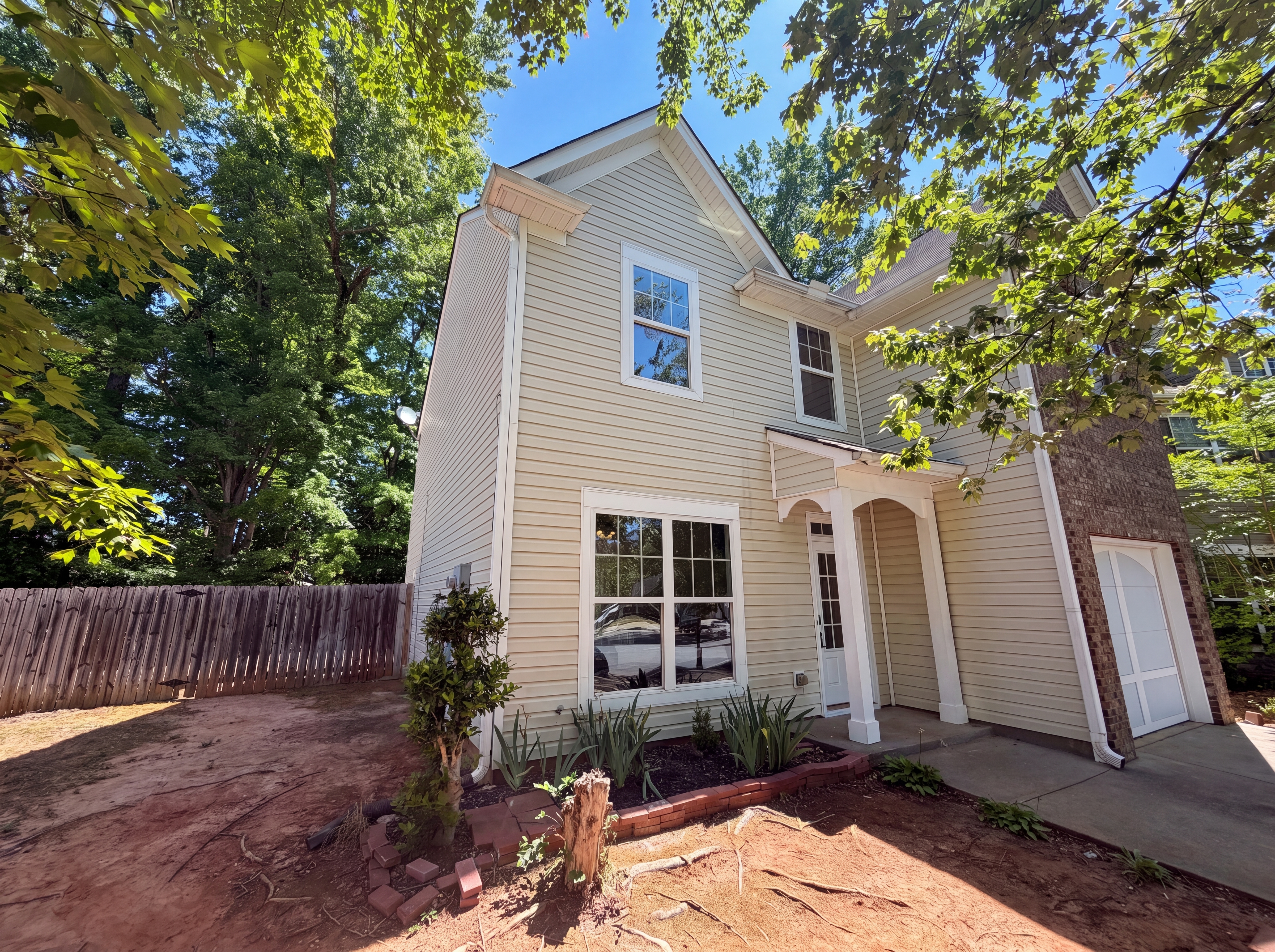 Photo 18 of 22 of 603 Marsh Lake Rd, Lawrenceville, GA