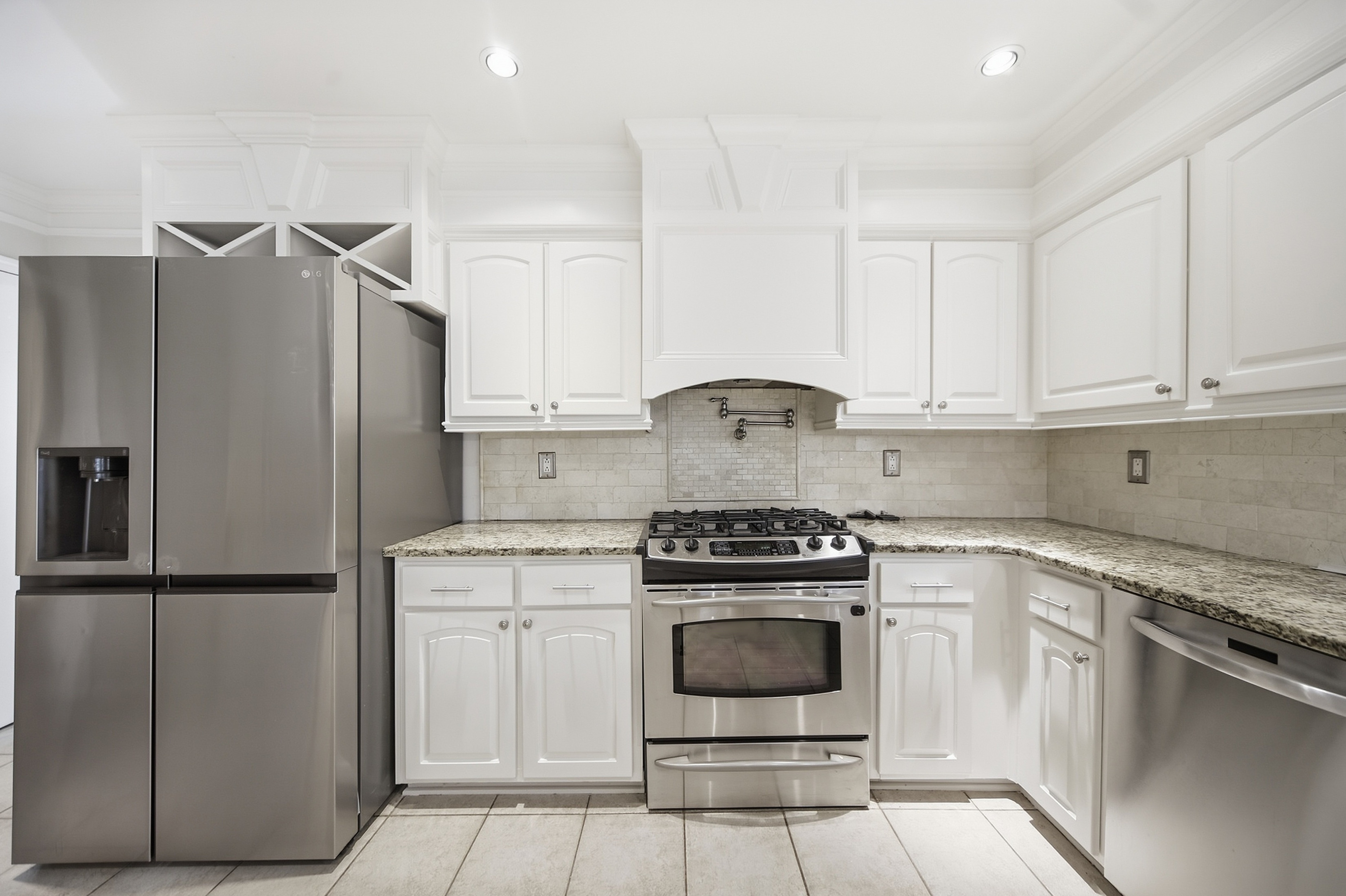 Photo 7 of 40 of 4003 Oakview Ct, Alpharetta, GA