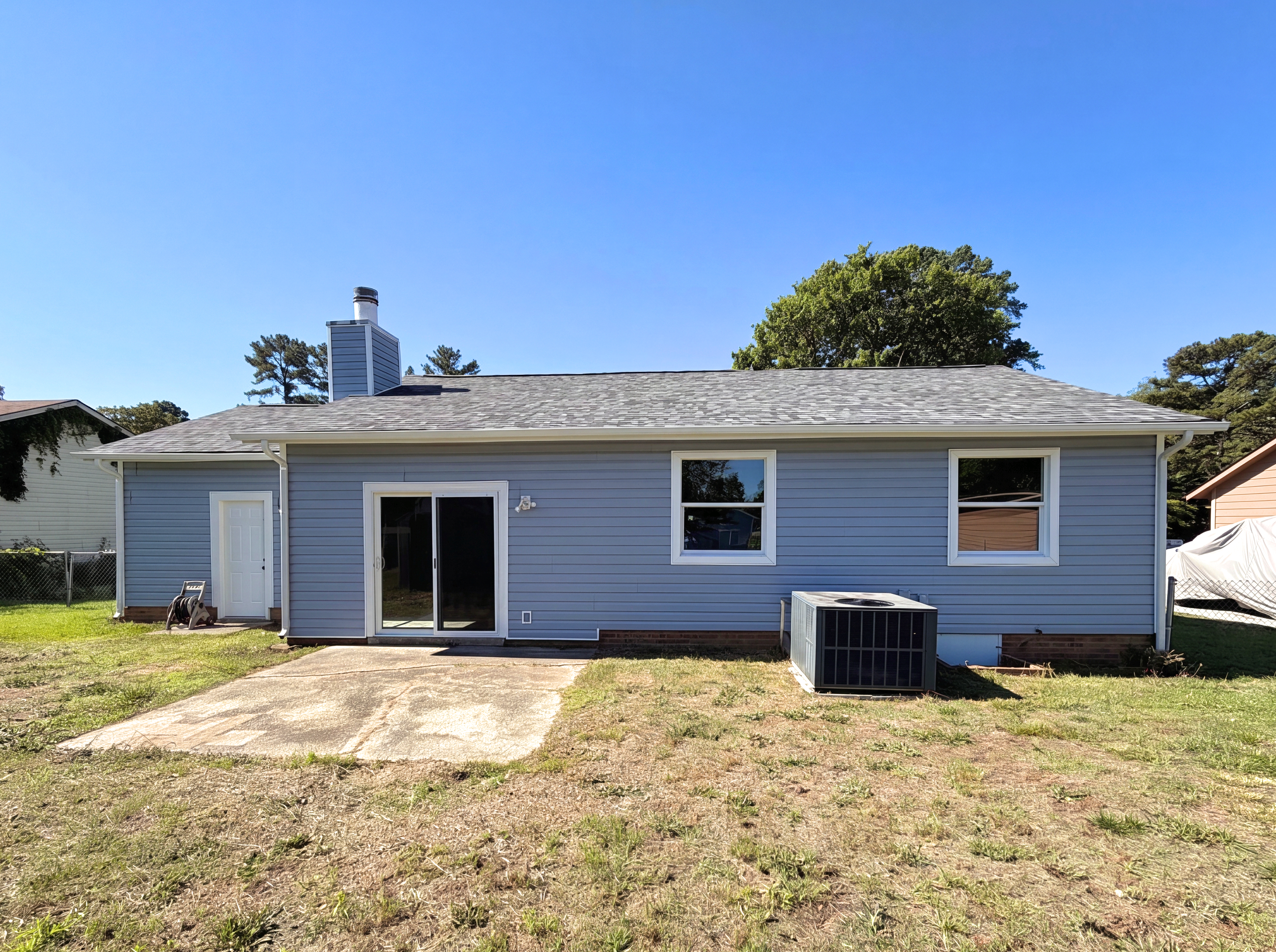 Photo 5 of 14 of 1843 Berriedale Dr, Fayetteville, NC