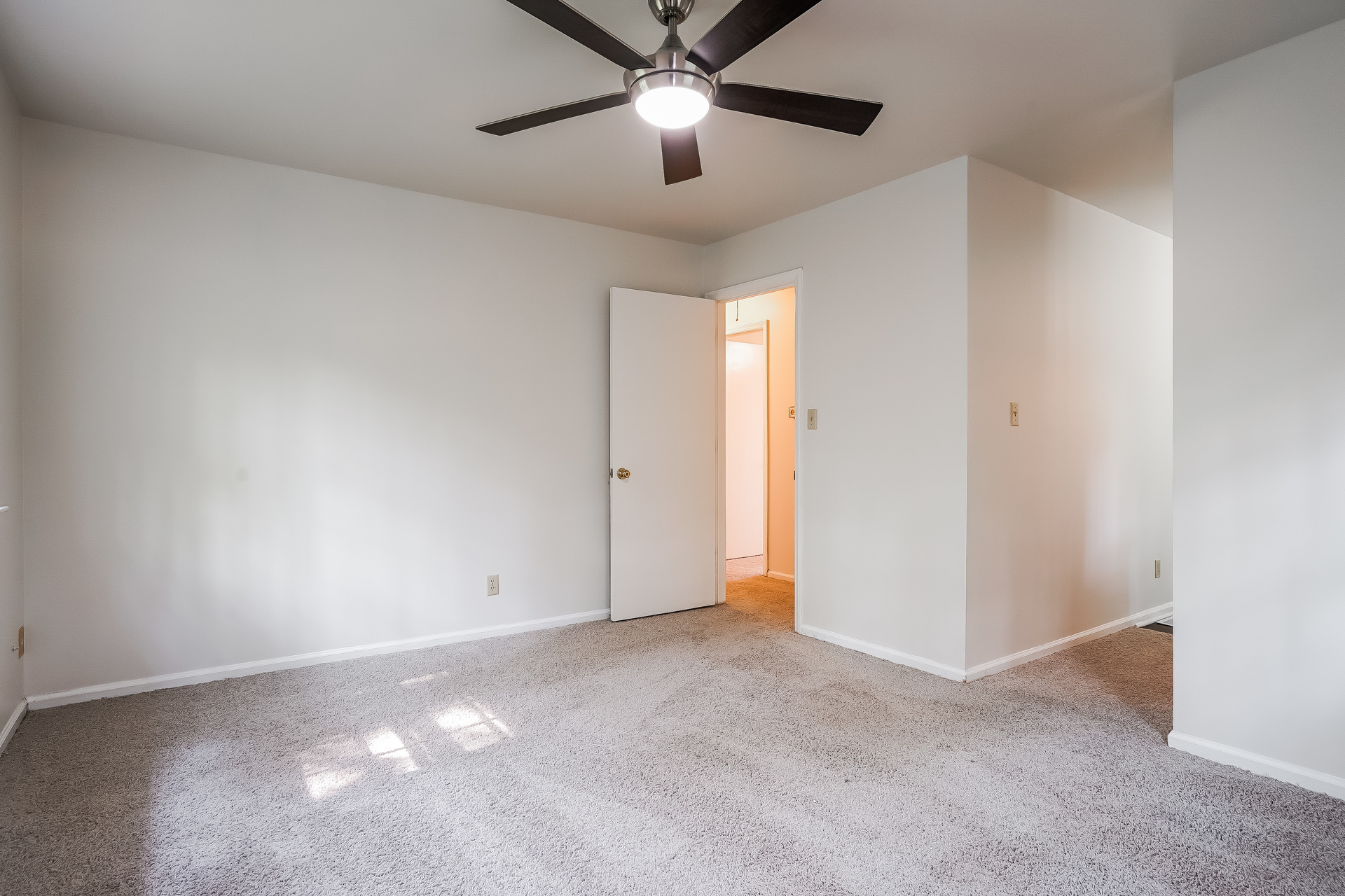 Photo 12 of 22 of 1531 Hamlett Dr, Henderson, NC