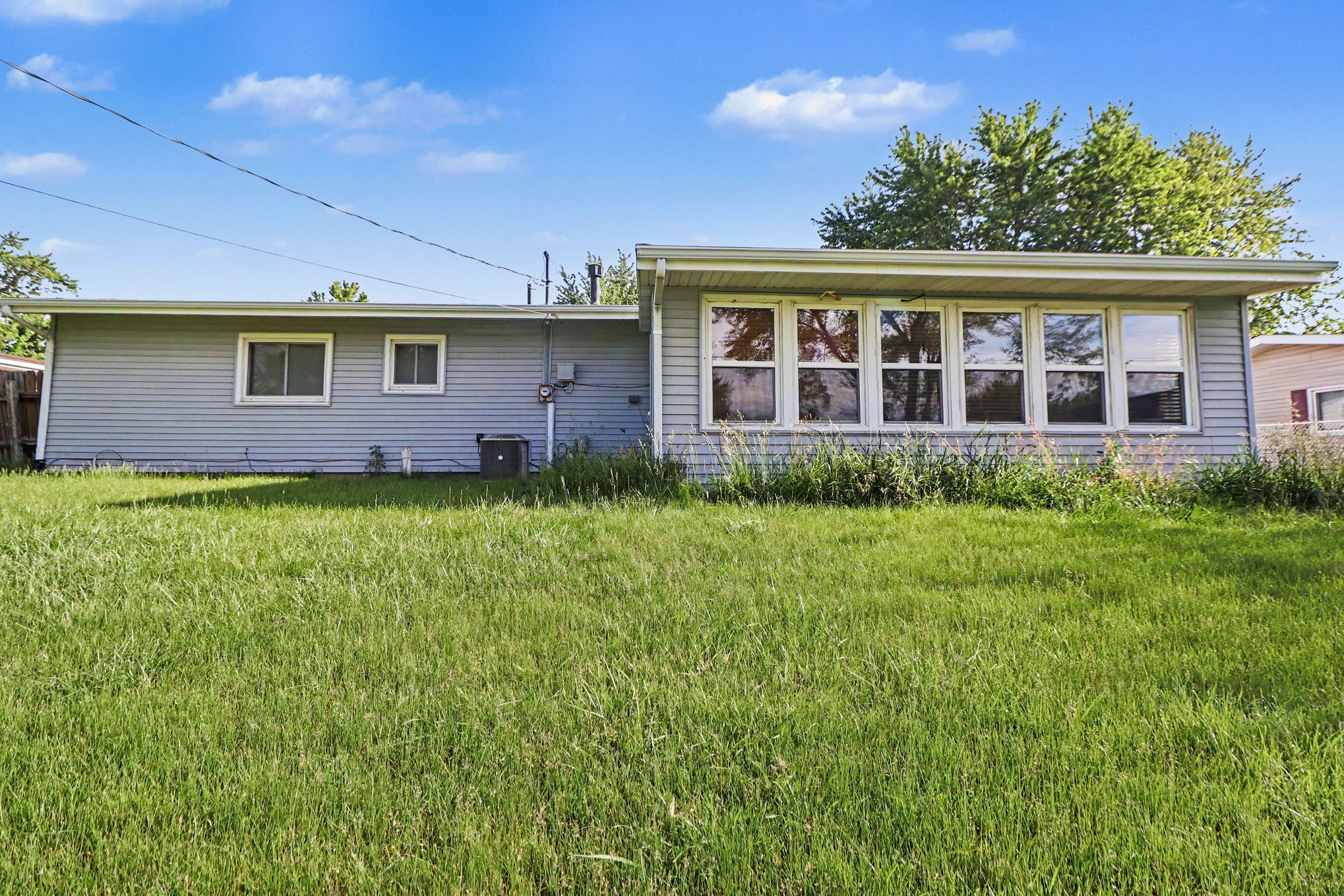 Photo 5 of 16 of 404 Sable Dr, Valparaiso, IN