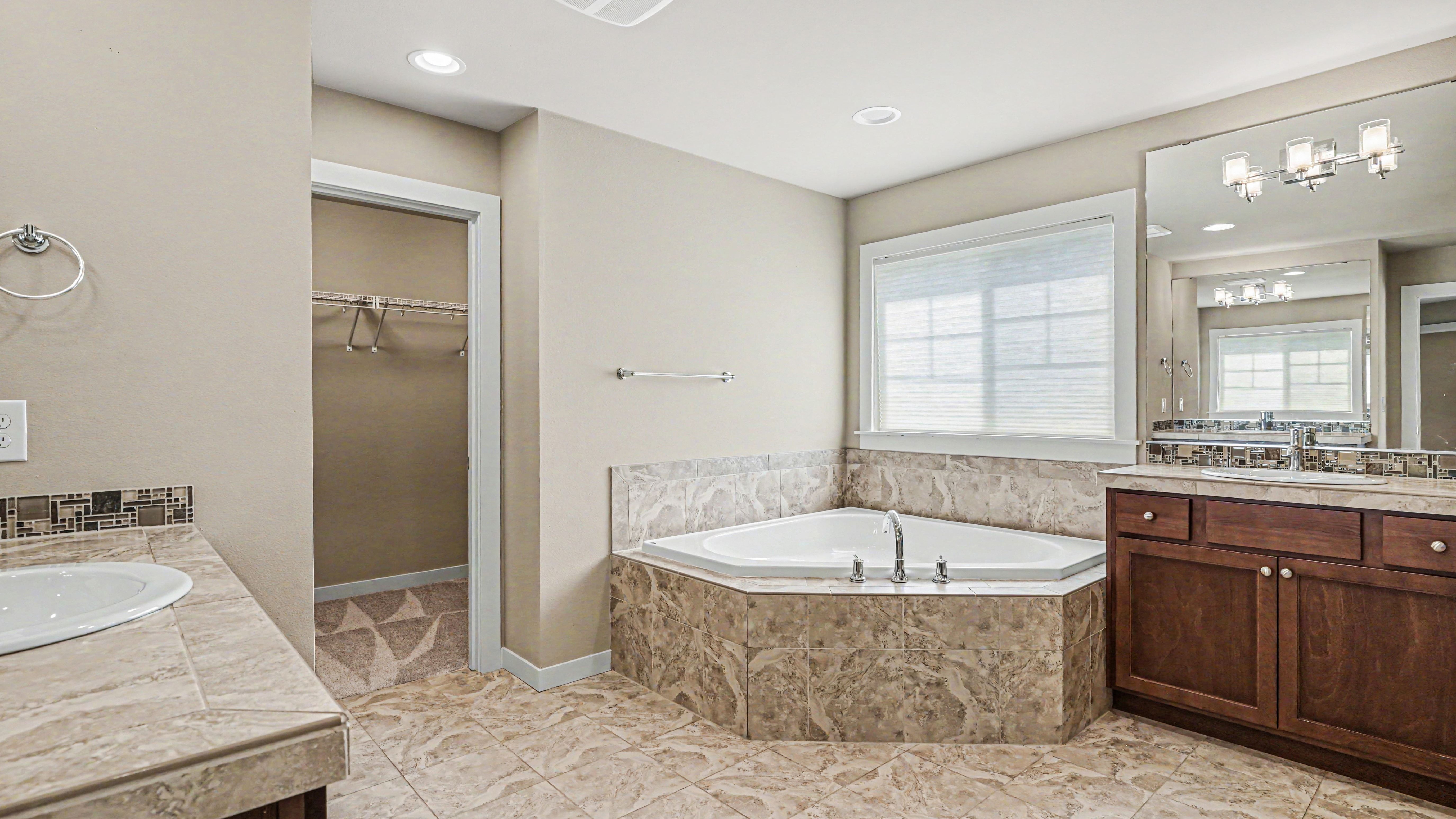 Photo 13 of 19 of 21923 37th Ave SE, Bothell, WA