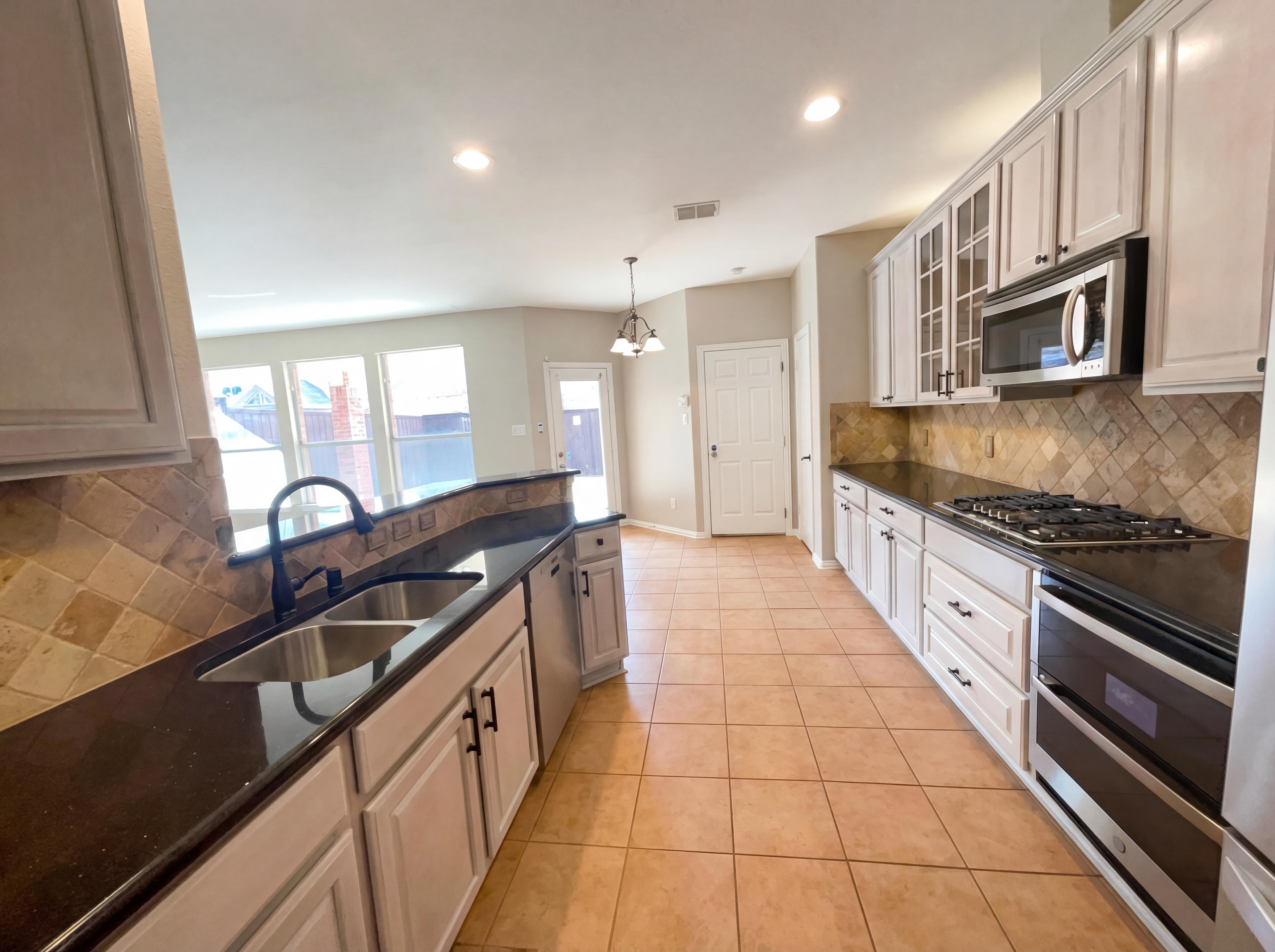 Photo 14 of 21 of 11963 Henderson Dr, Frisco, TX