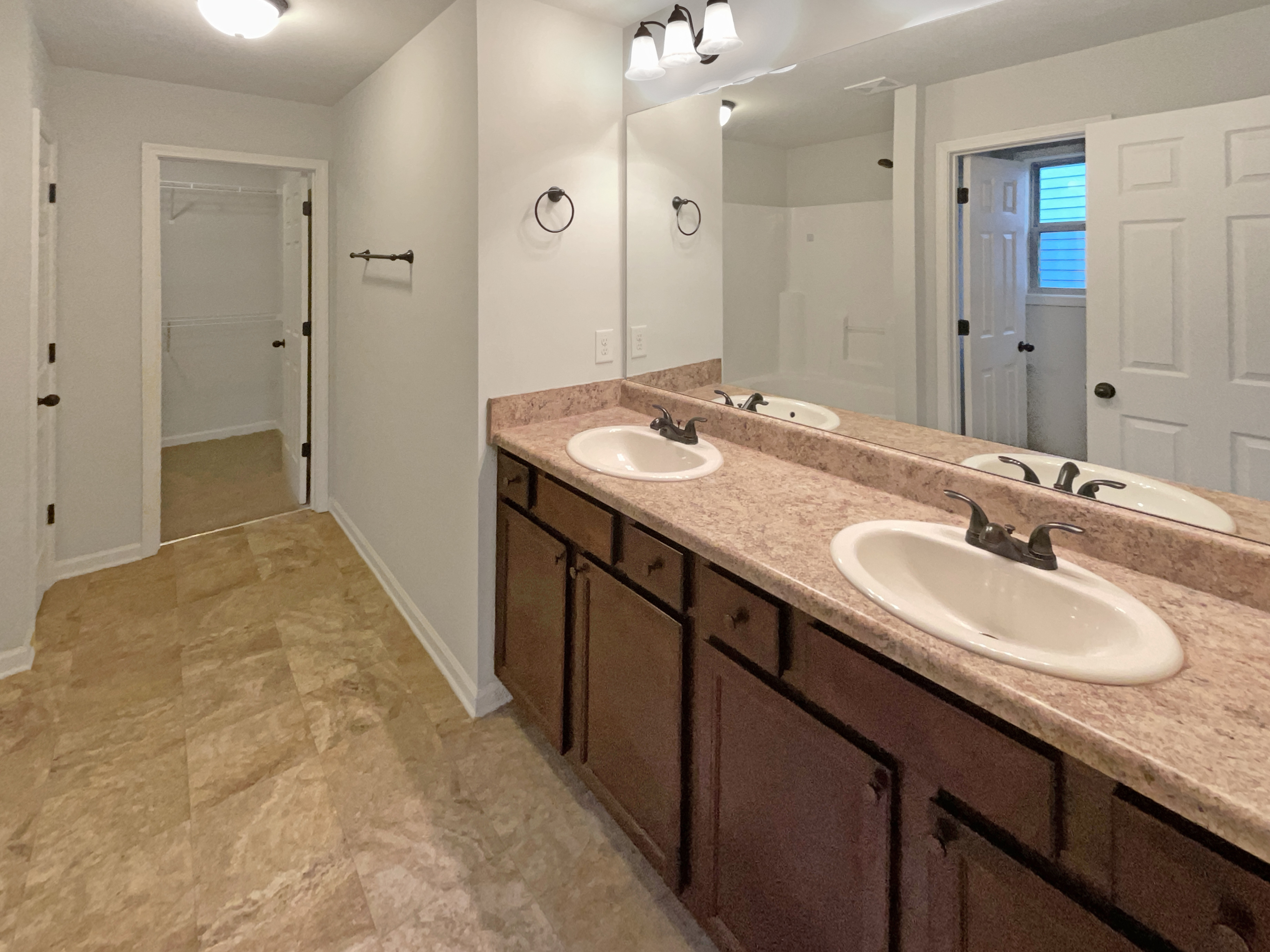 Photo 26 of 43 of 1036 Glenwyck Dr, Braselton, GA