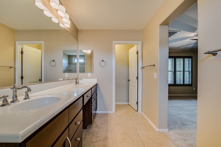 Photo 19 of 34 - 2230 E Wayland Dr, Phoenix, AZ 85040