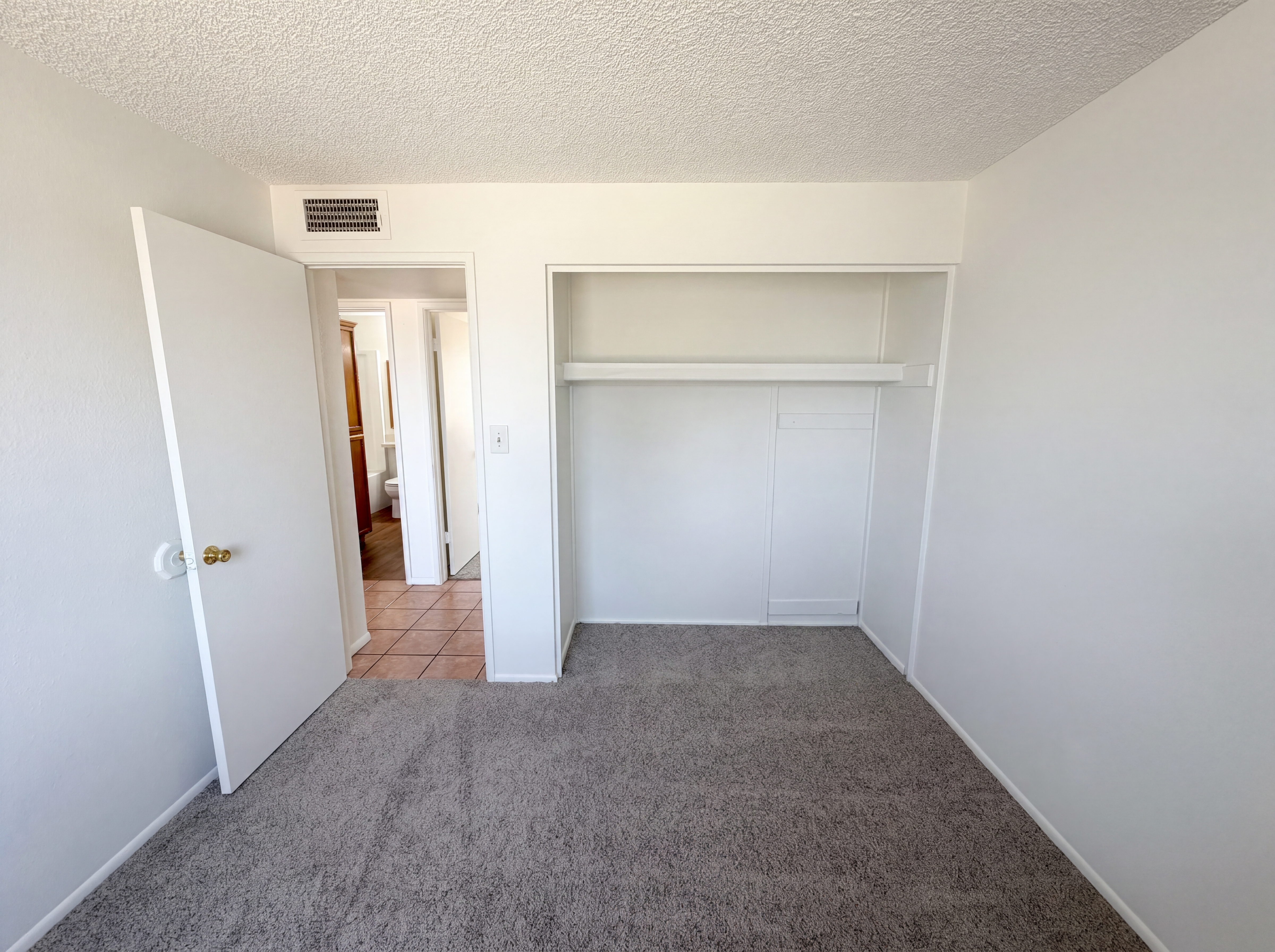 Photo 11 of 19 of 2831 N 70th Dr, Phoenix, AZ
