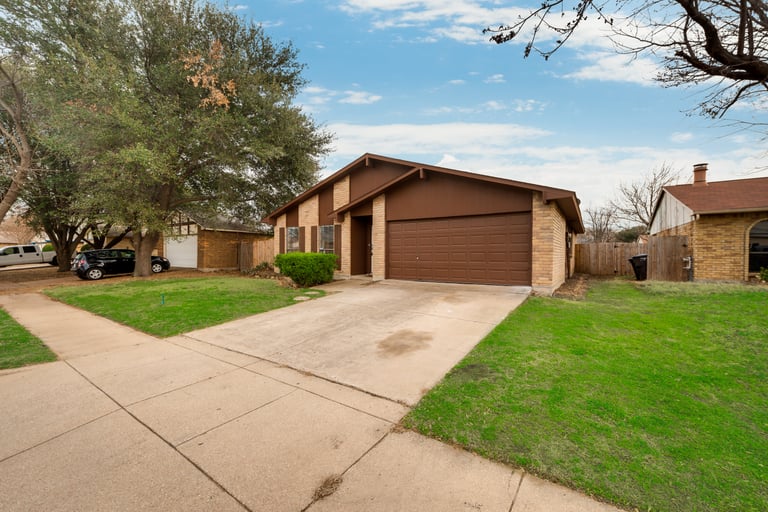 Photo 26 of 27 - 4100 Shagbark St, Fort Worth, TX 76137