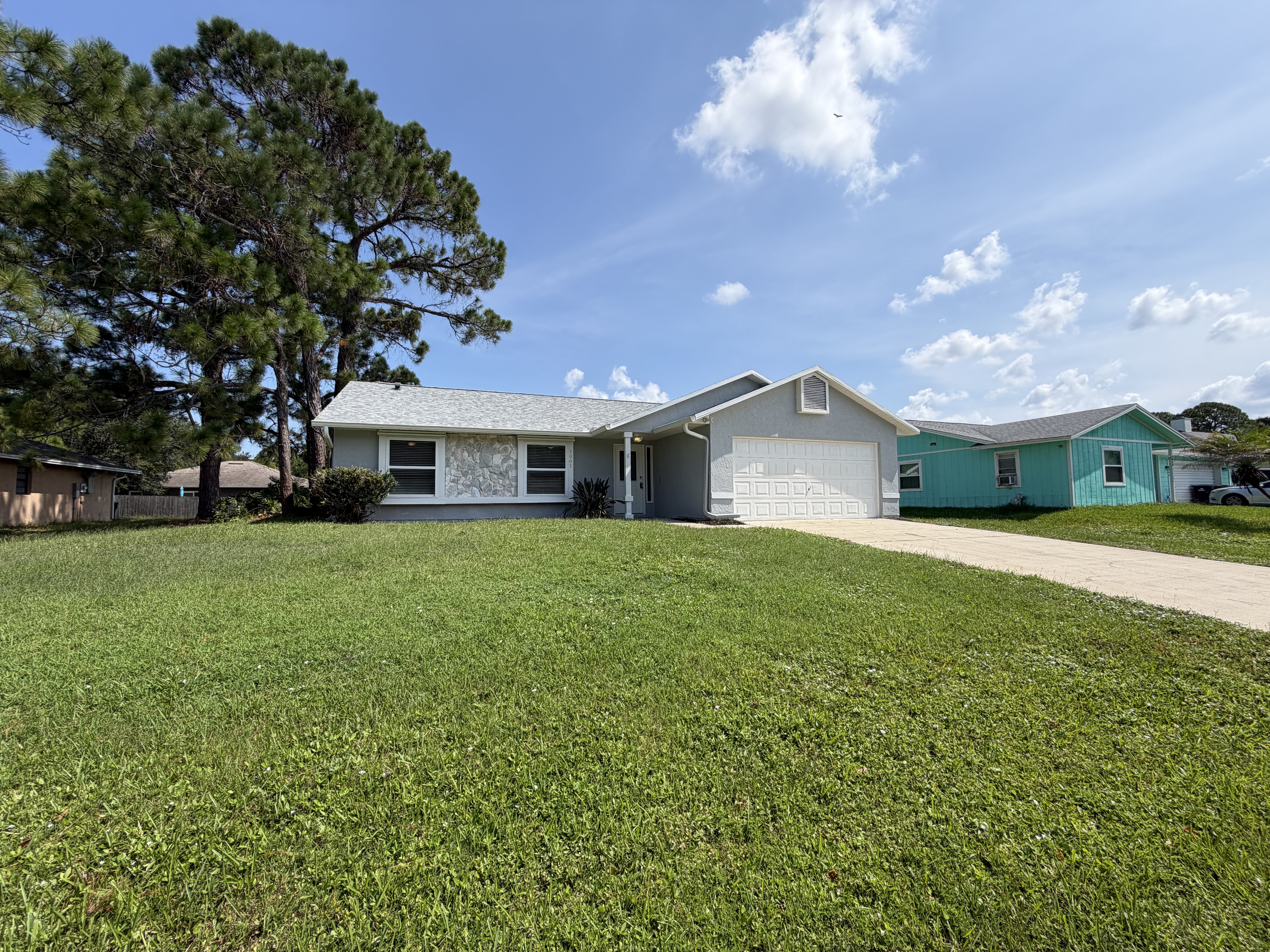 Photo 21 of 28 of 1061 Hunt St NW, Palm Bay, FL