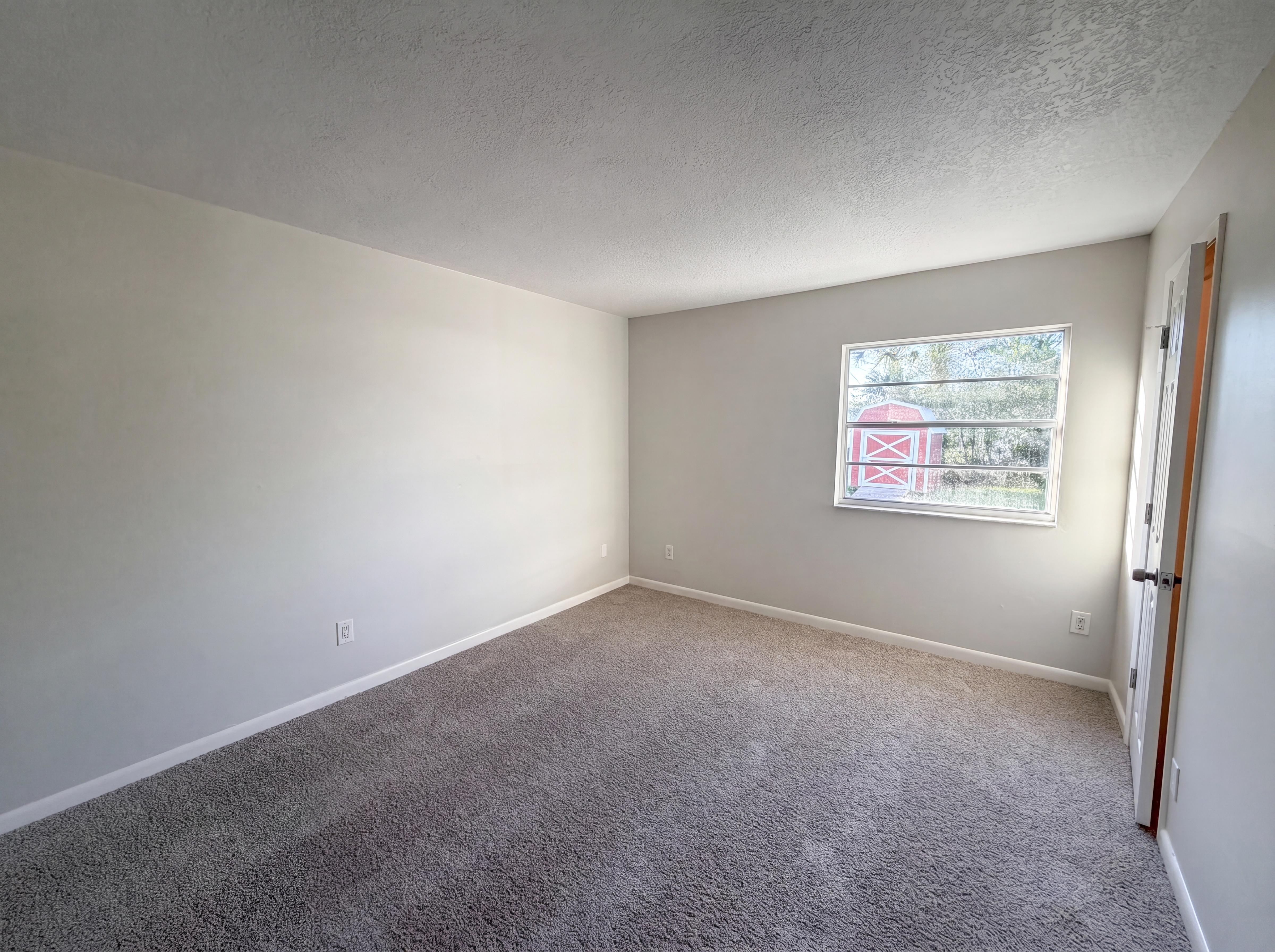 Photo 14 of 22 of 880 Fruitland Dr, Deltona, FL