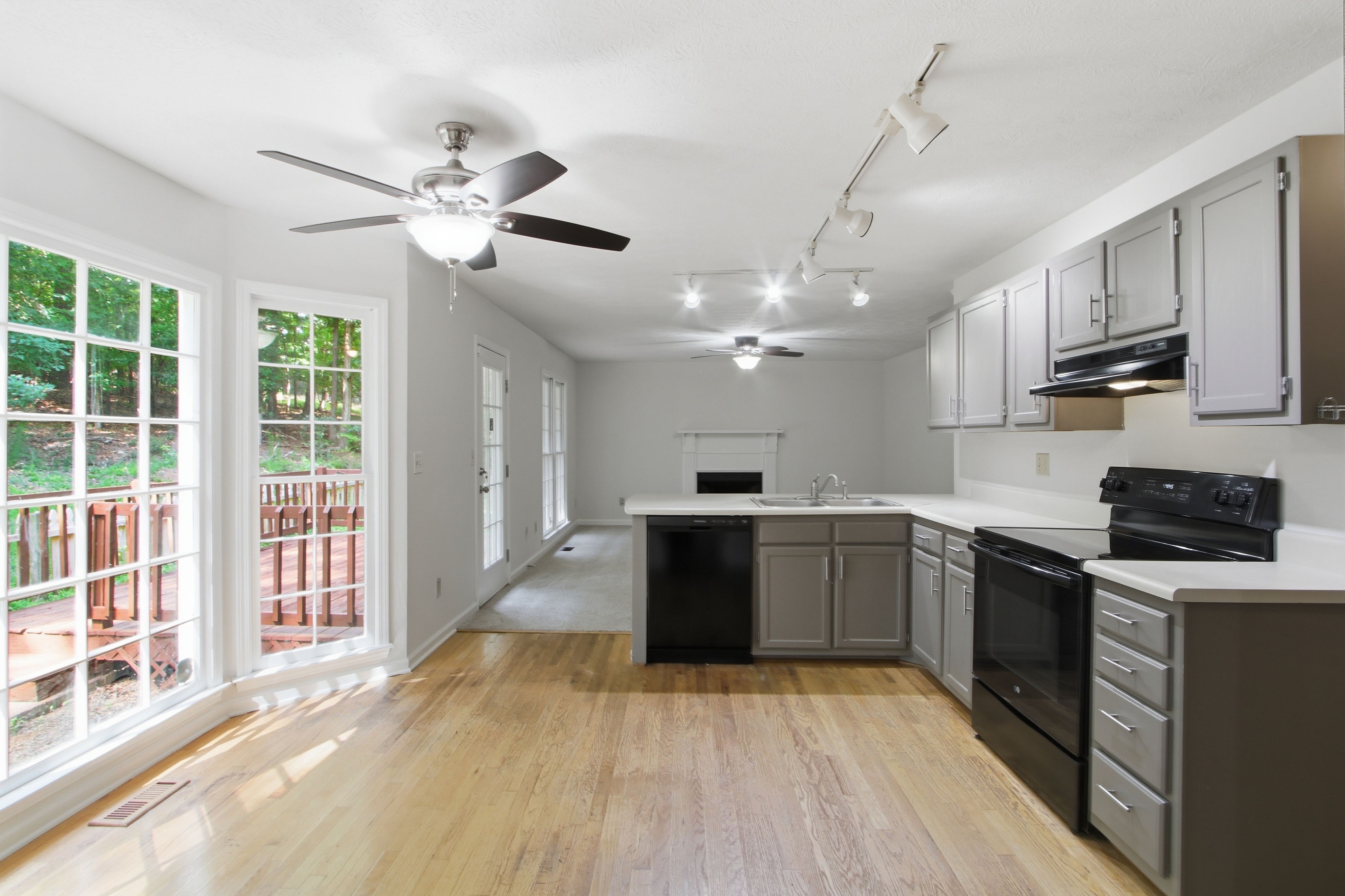 Photo 15 of 40 of 220 Braemar Rd, Fayetteville, GA