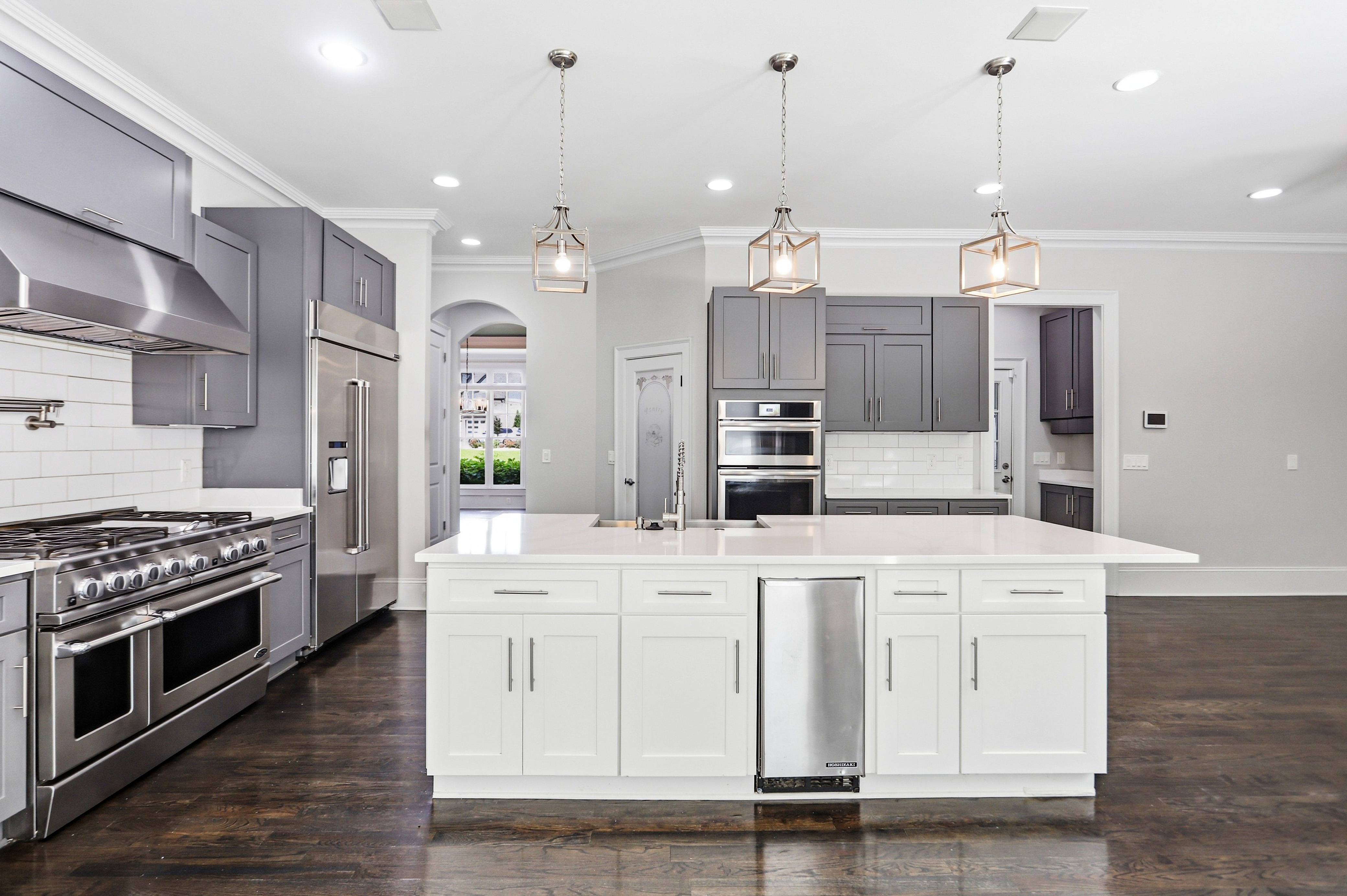 Photo 10 of 69 of 331 Summer Garden Dr, Marietta, GA