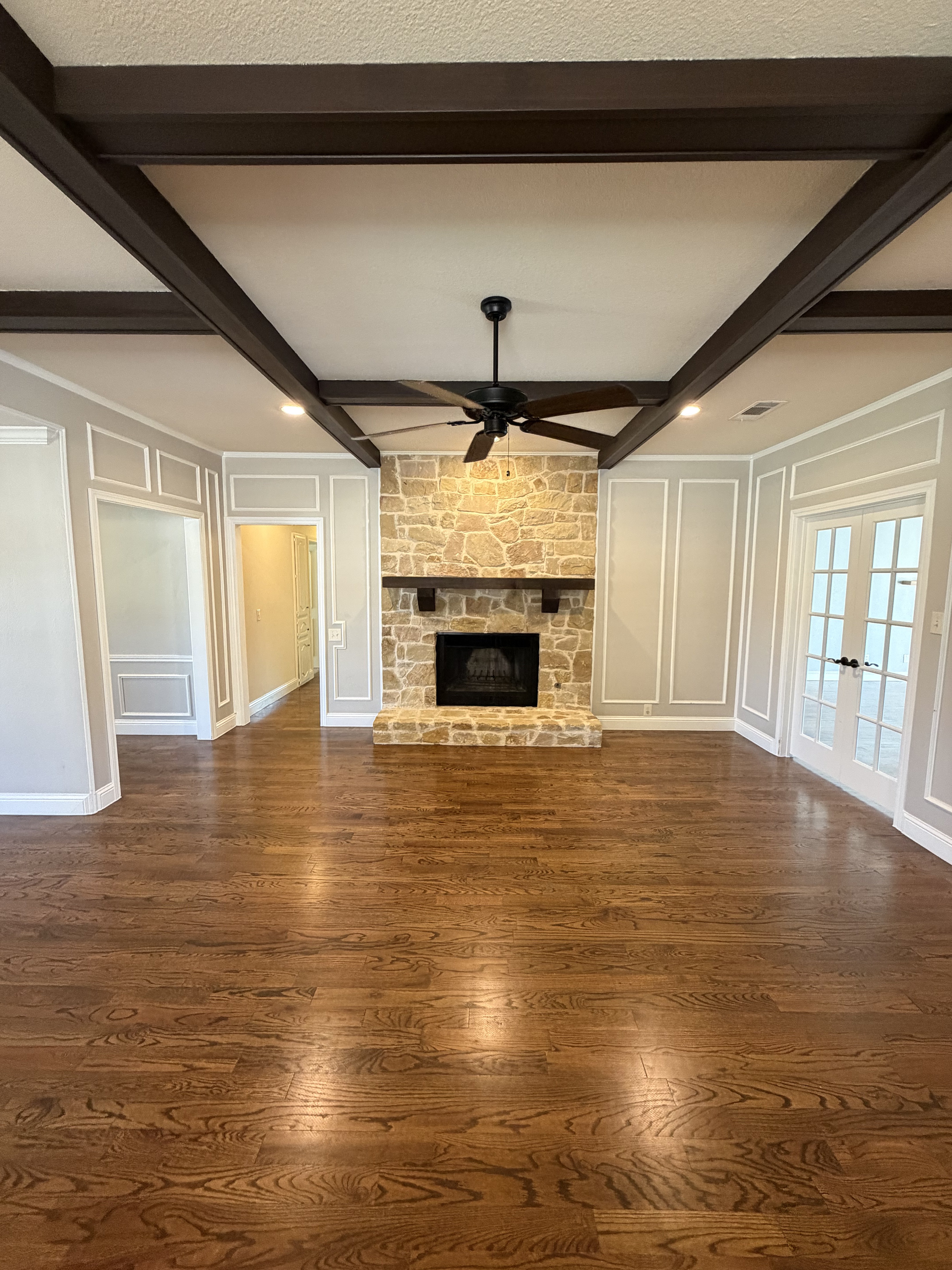 Photo 3 of 22 of 3032 Laguna Dr, Plano, TX