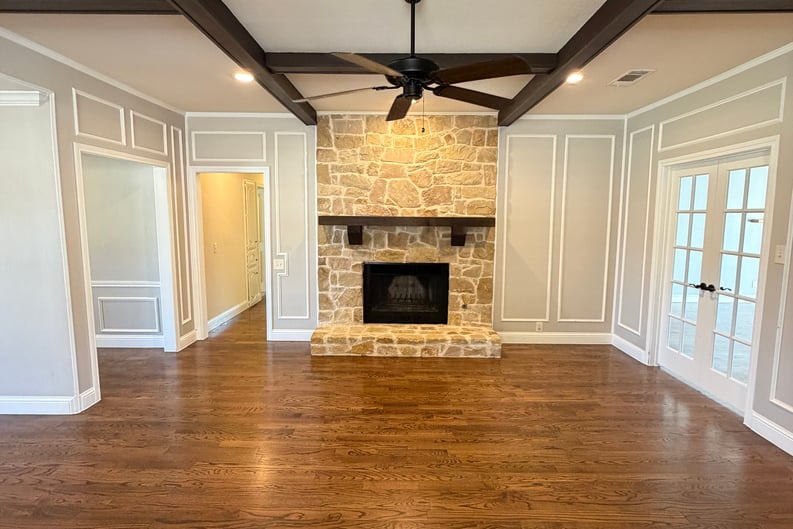 Property photo 3 of 3032 Laguna Dr