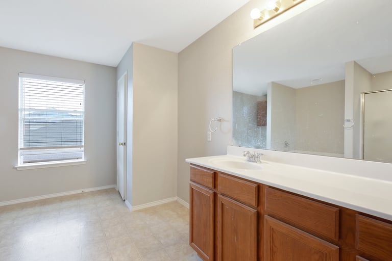 Photo 24 of 32 - 712 Partridge Dr, Fort Worth, TX 76131