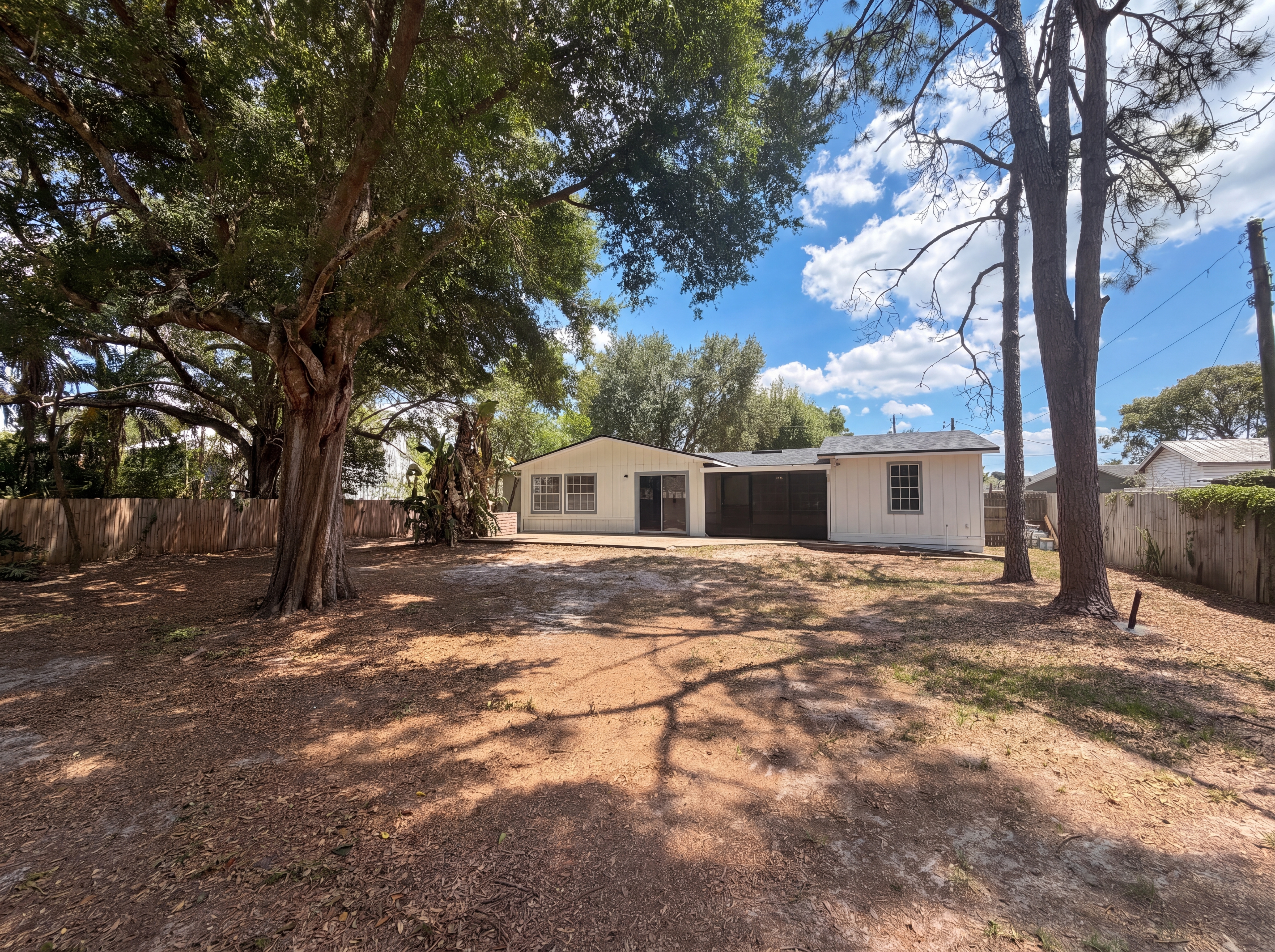 Photo 5 of 19 of 613 4th St NE, Fort Meade, FL