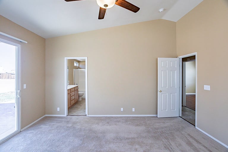 Photo 18 of 23 - 21250 Seibel Ln, Apple Valley, CA 92308