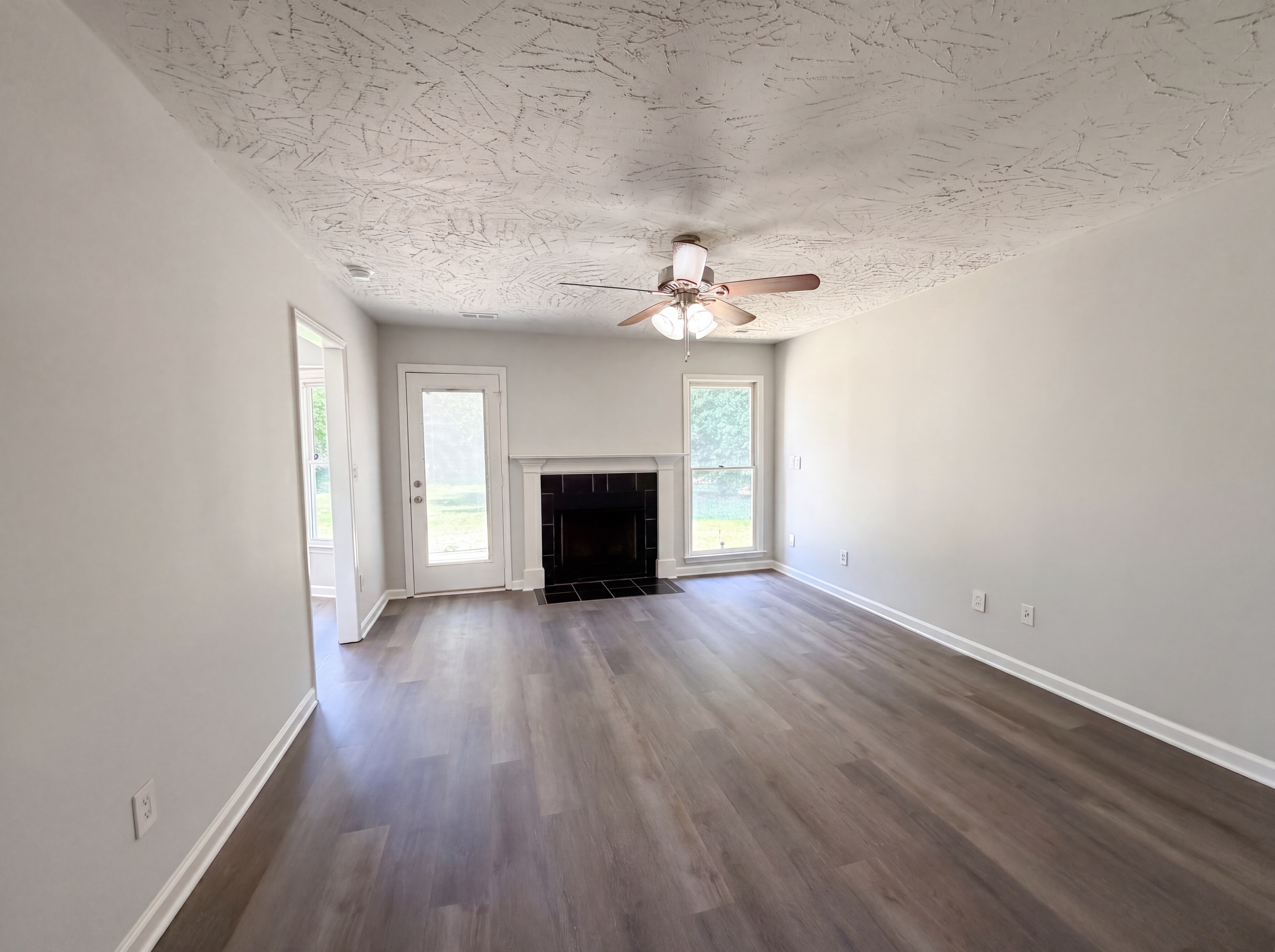 Photo 3 of 17 of 2577 Previs Rd, Fayetteville, NC