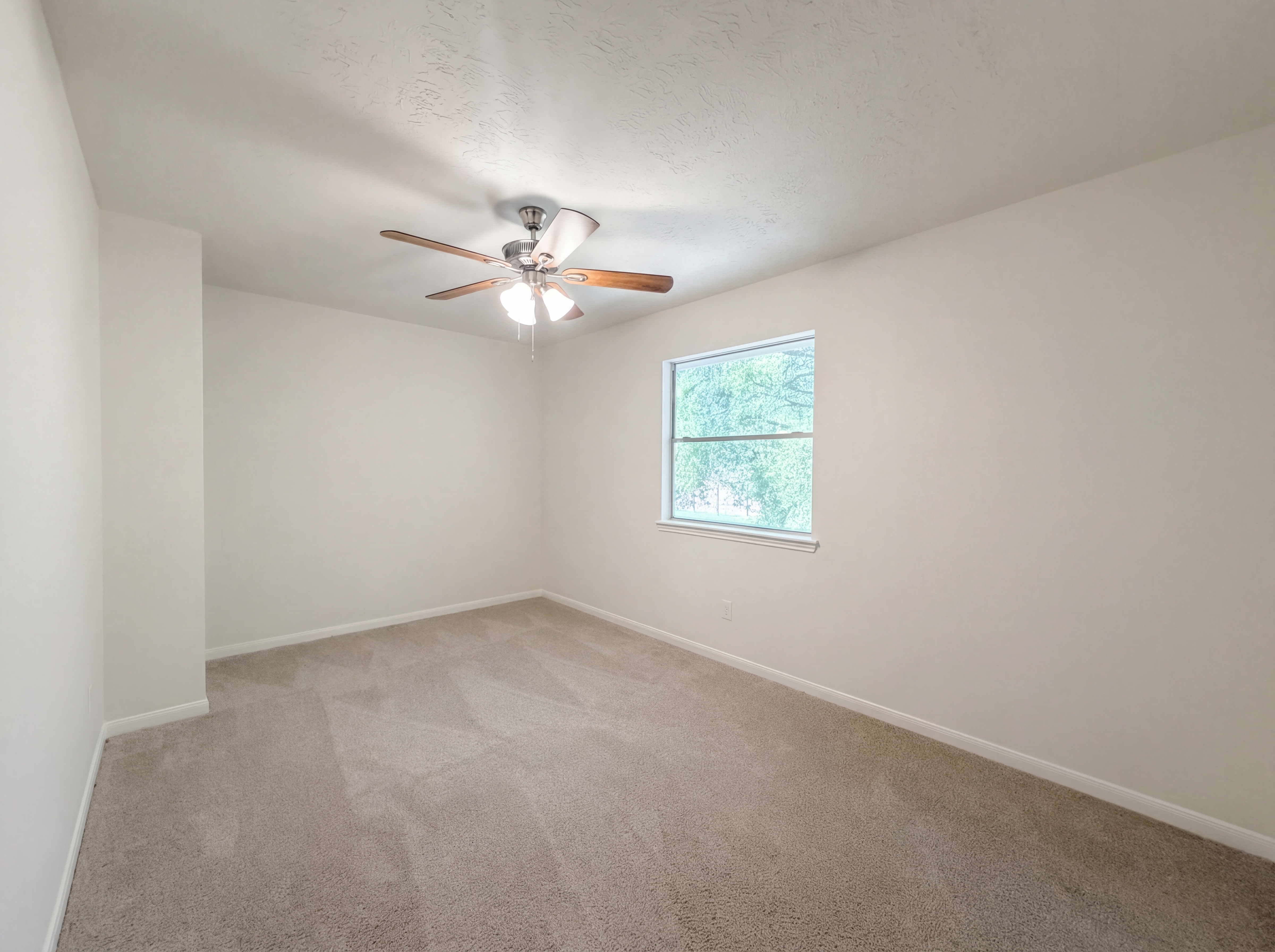Photo 18 of 22 of 6831 Stratford Park Dr, Houston, TX