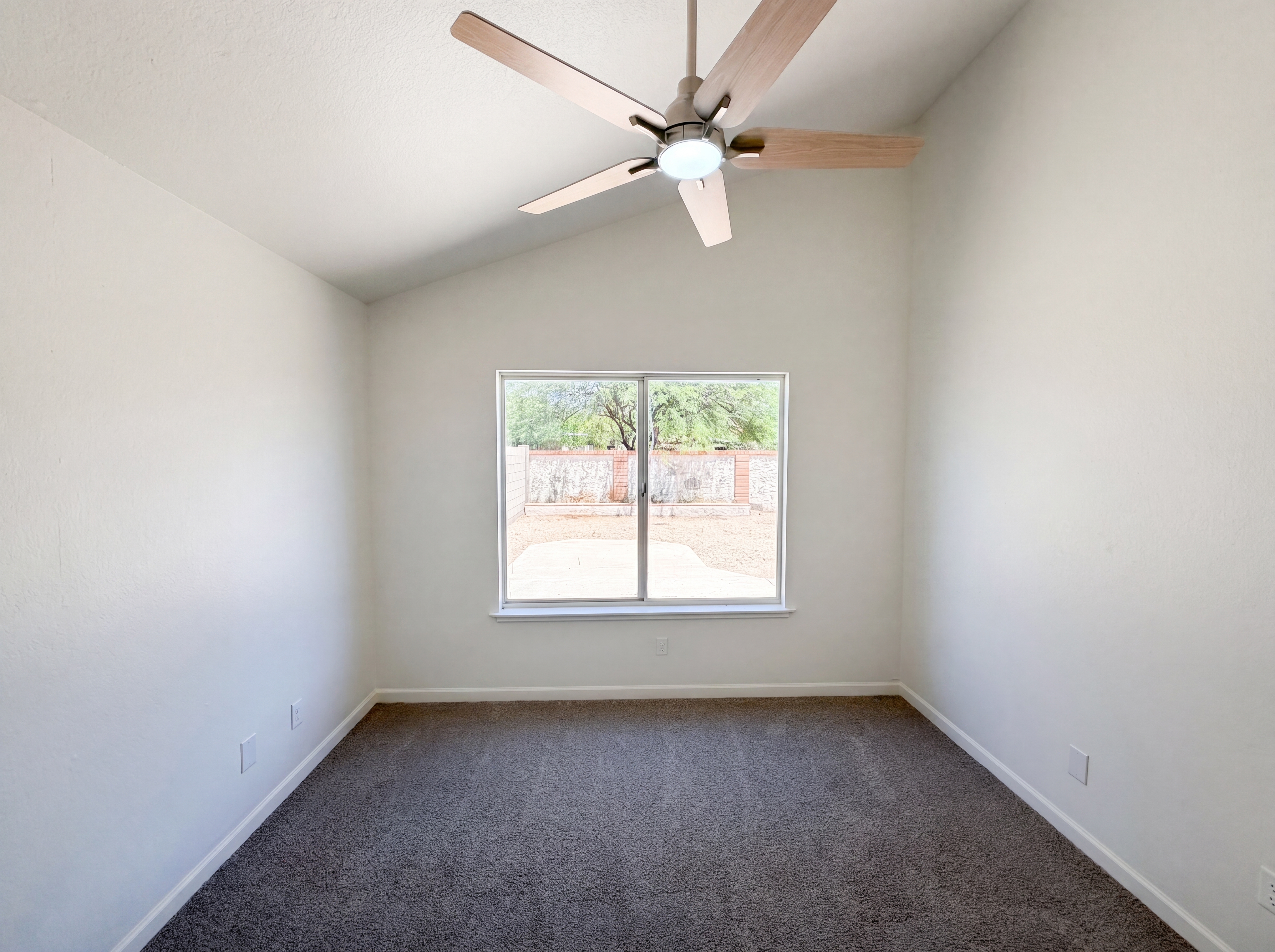 Photo 13 of 18 of 18627 N 33rd Dr, Phoenix, AZ