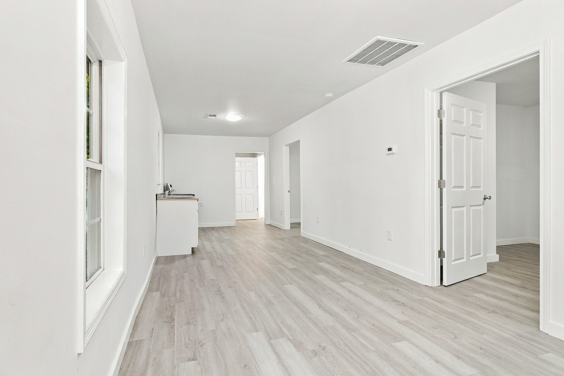 Photo 3 of 10 of 229 Cater St, Belton, SC