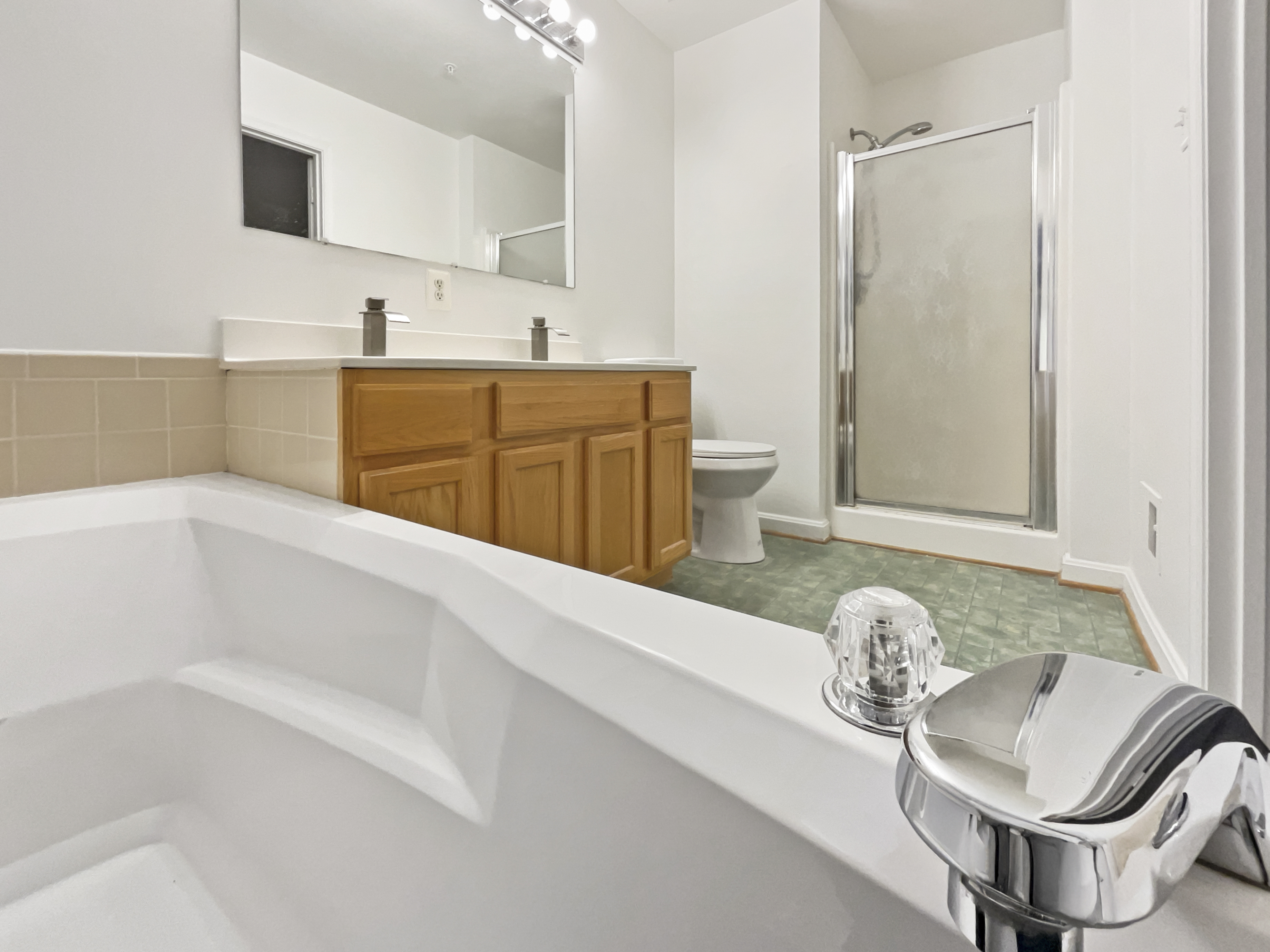Photo 19 of 45 of 10800 Nautica Pl, White Plains, MD