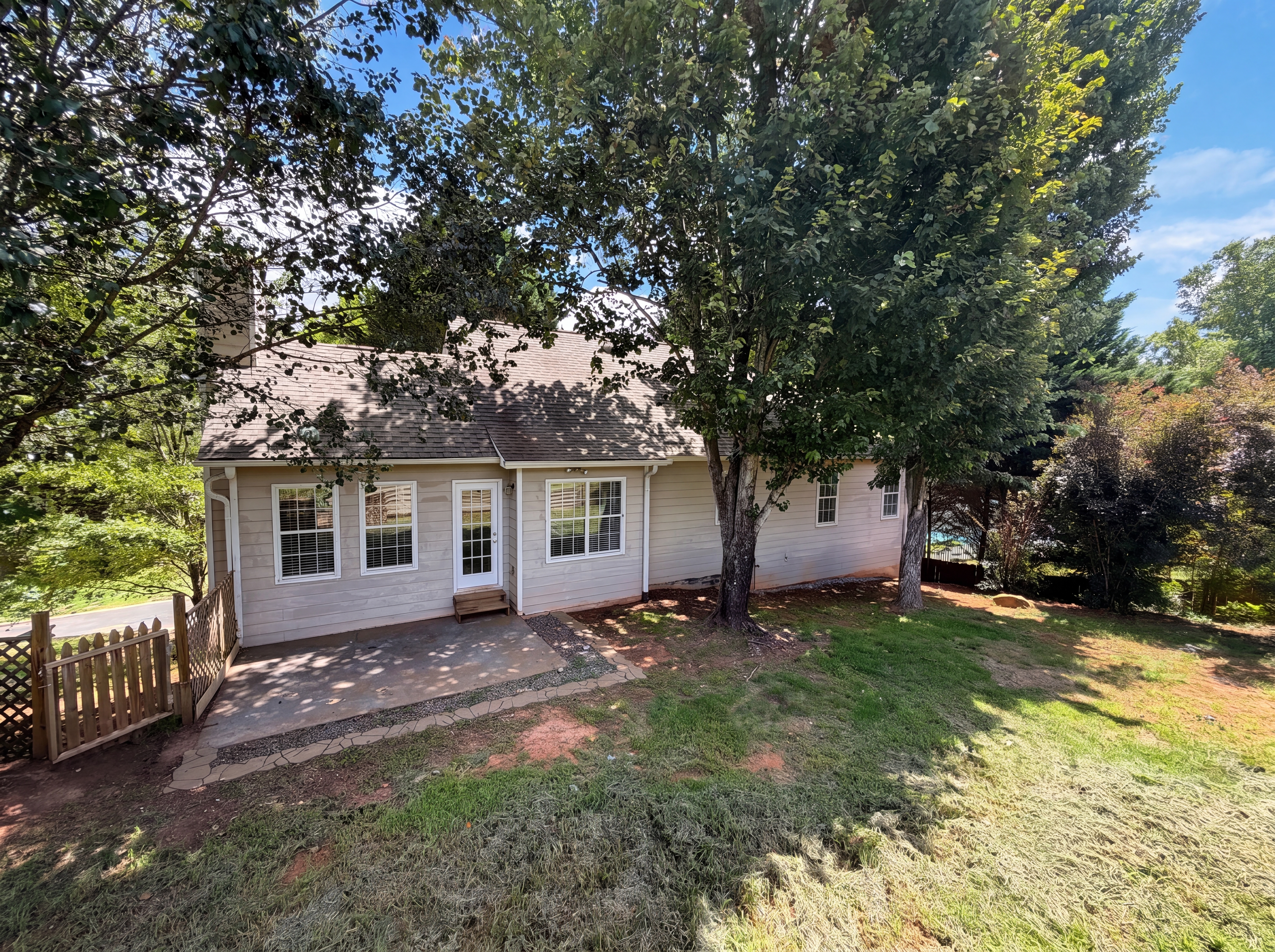 Photo 5 of 22 of 3912 McGuire Way NW, Kennesaw, GA