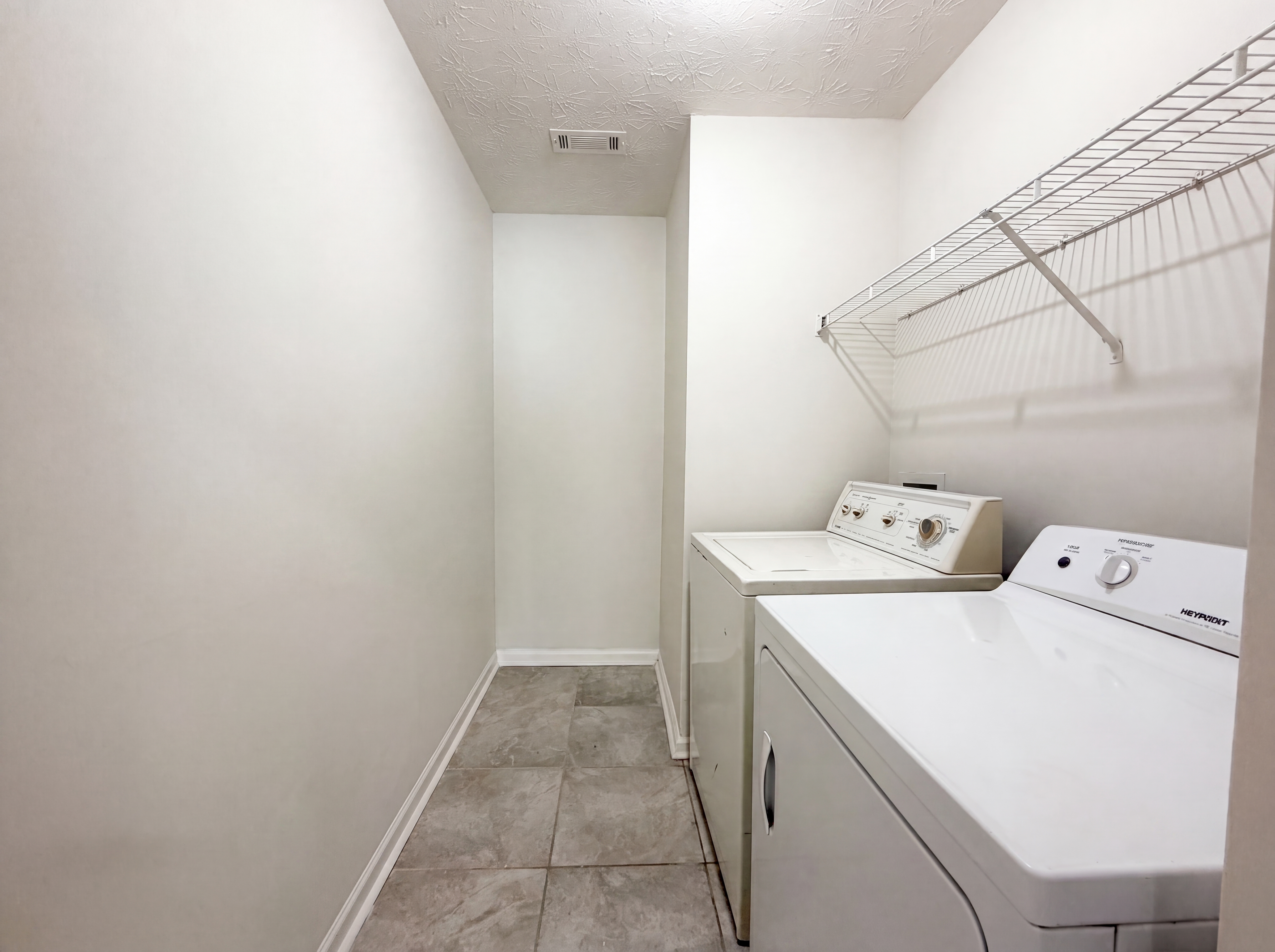 Photo 19 of 25 of 6774 Fairfax Ct, Lithonia, GA