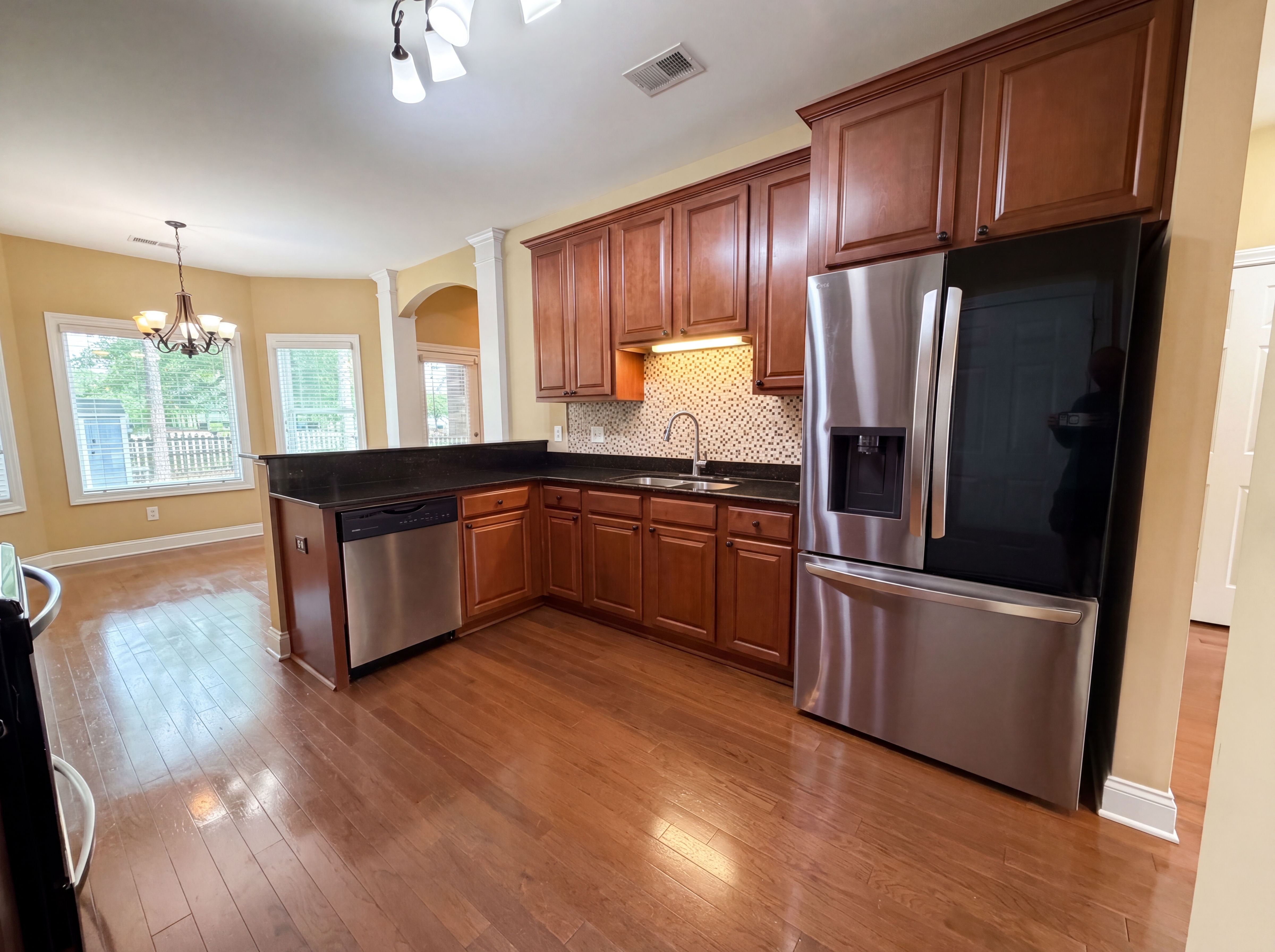 Photo 2 of 32 of 1151 Ashland Dr, Columbia, SC