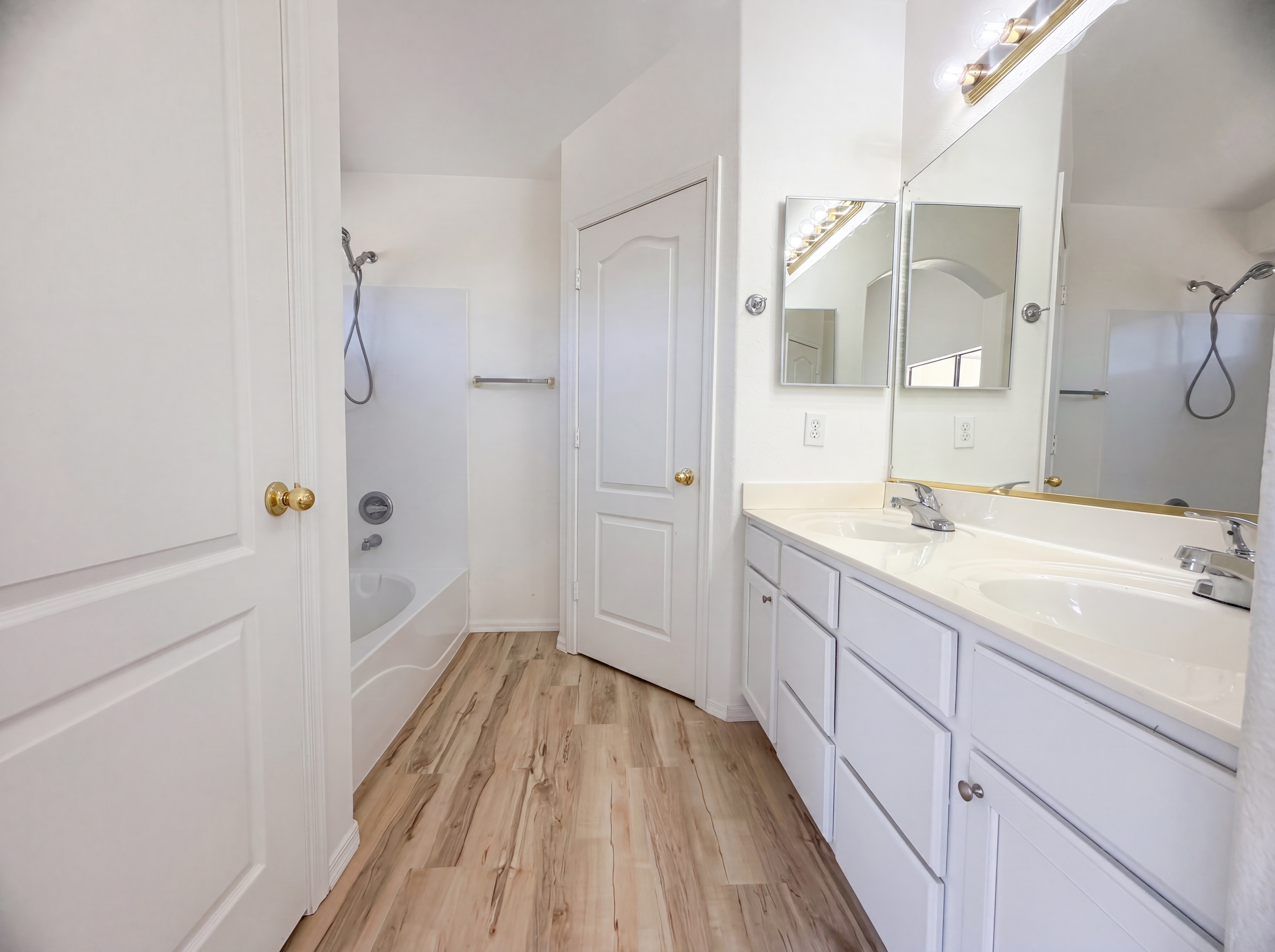 Photo 6 of 17 of 9710 E Obispo Ave, Mesa, AZ