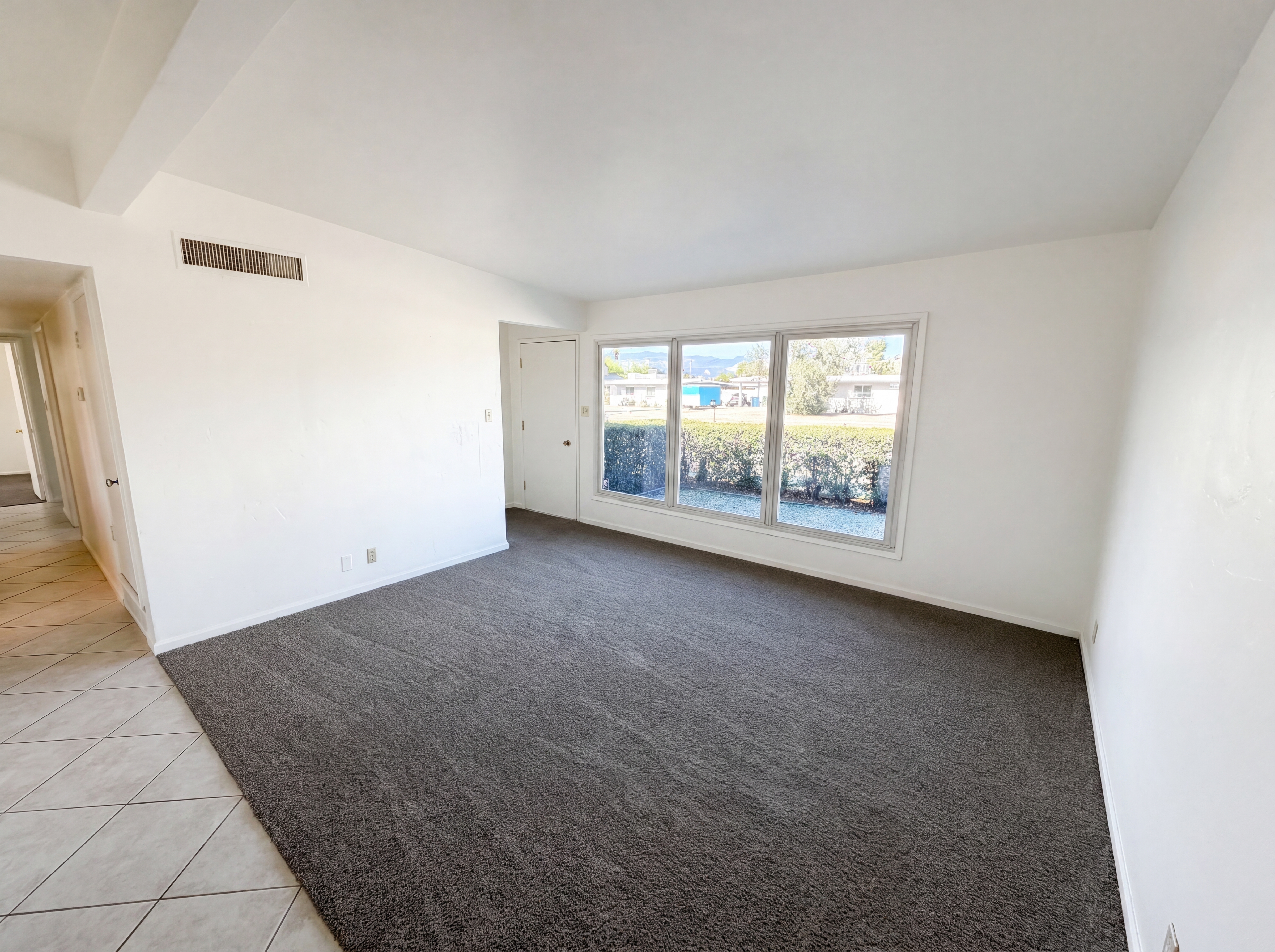 Photo 8 of 25 of 650 S Kenyon Dr, Tucson, AZ
