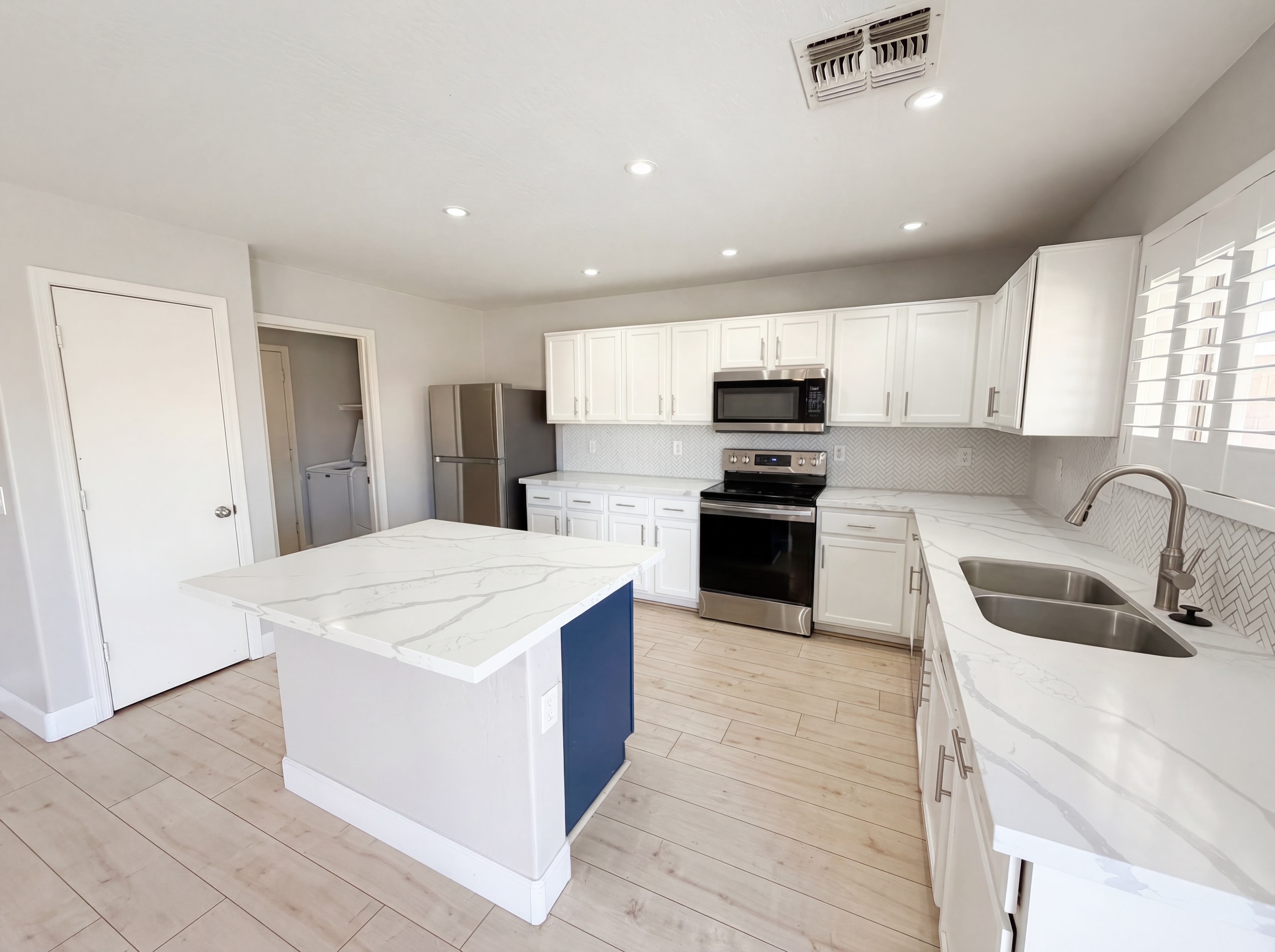 Photo 2 of 26 of 10018 W Miami St, Tolleson, AZ