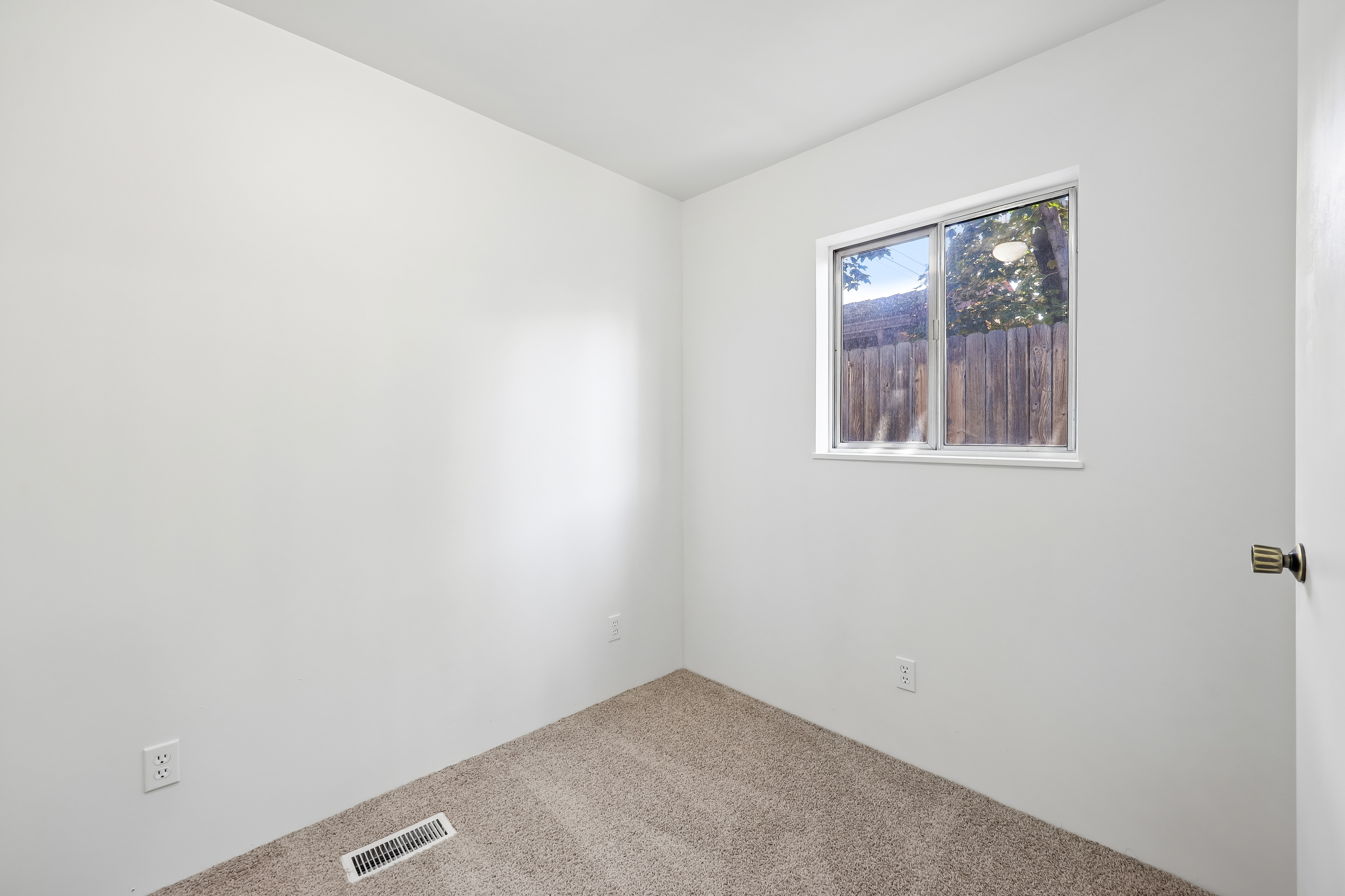 Photo 16 of 20 of 259 Sage Creek Cir, Springville, UT
