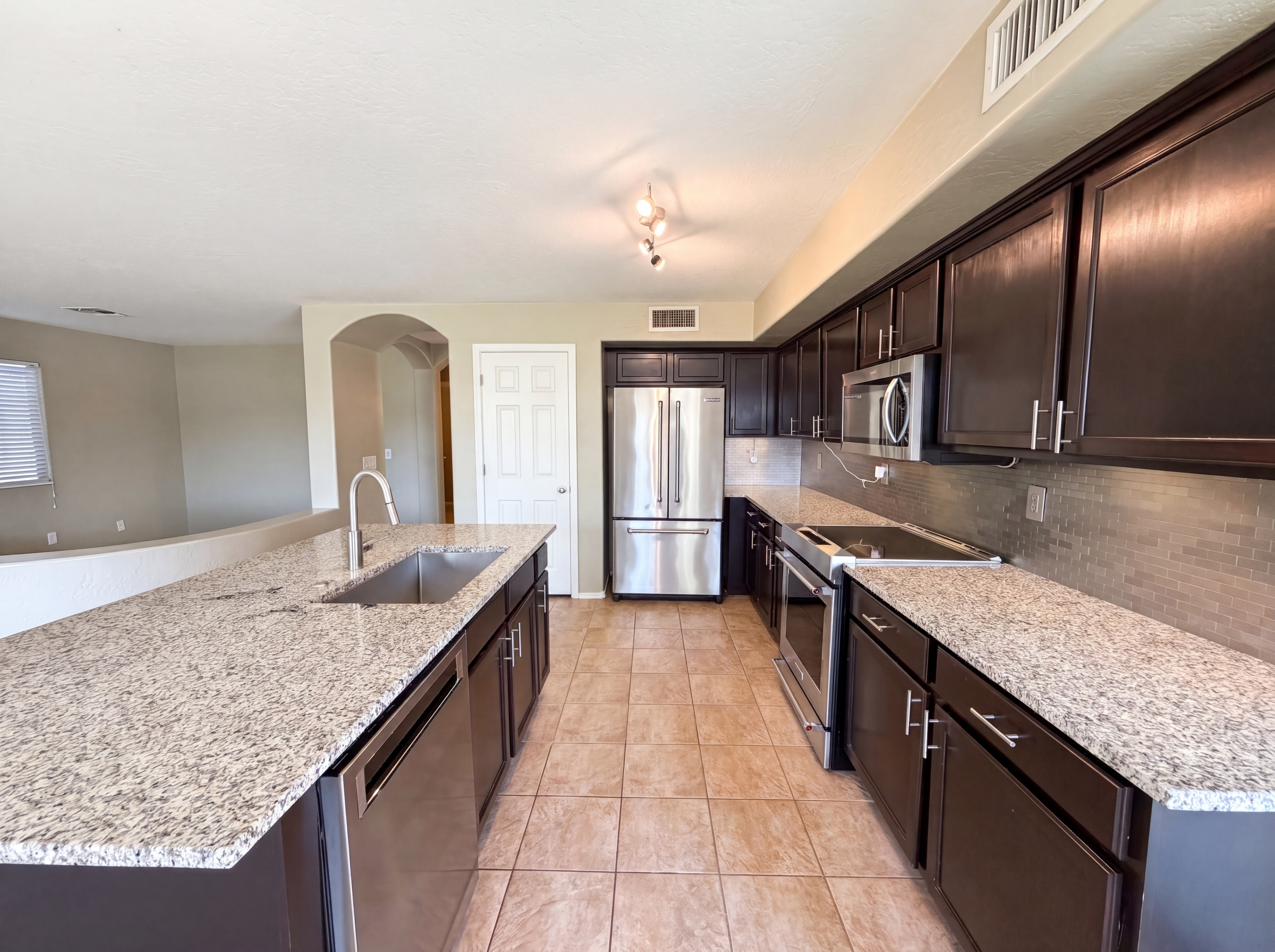 Photo 14 of 33 of 11397 W Lincoln St, Avondale, AZ