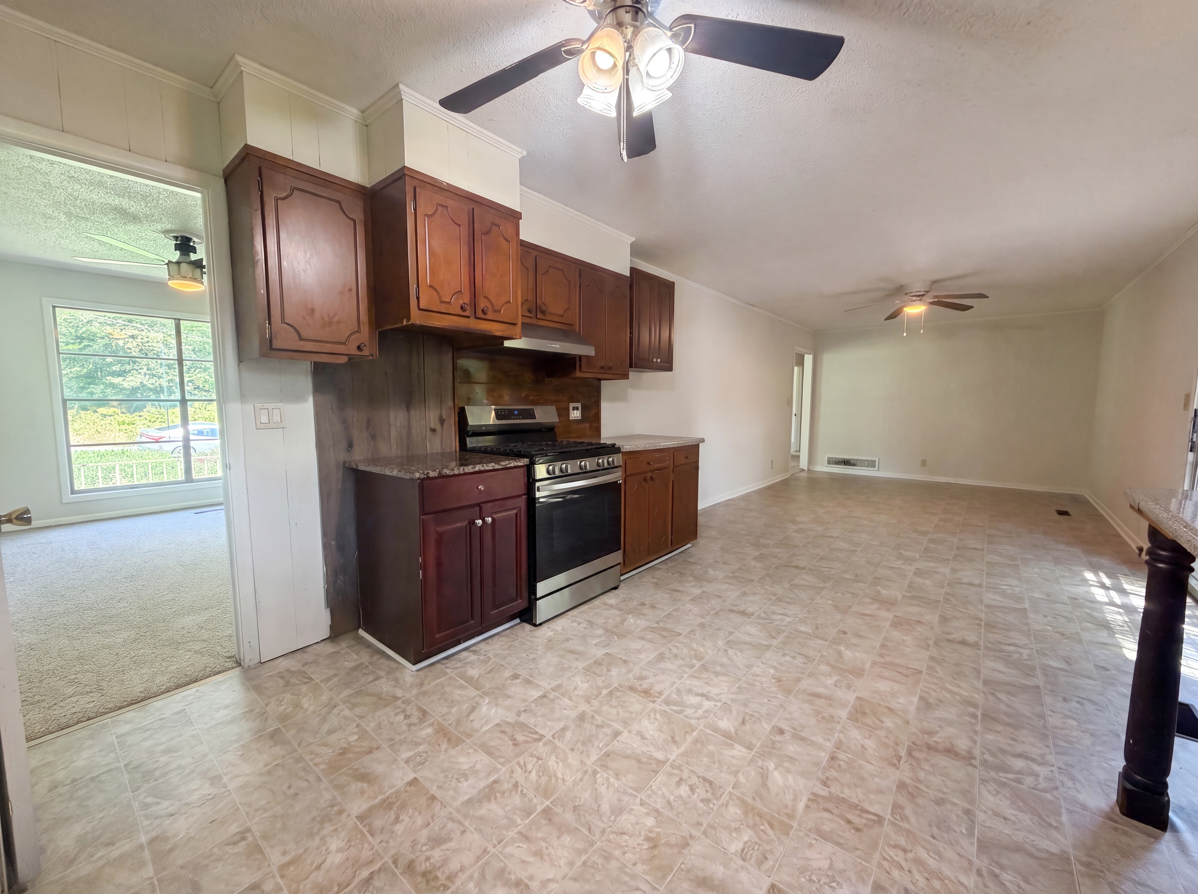 Photo 10 of 27 of 3115 33rd St SW, Birmingham, AL