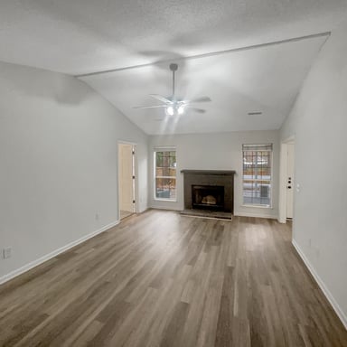 Property photo 3 of 105 Nottingham Ct