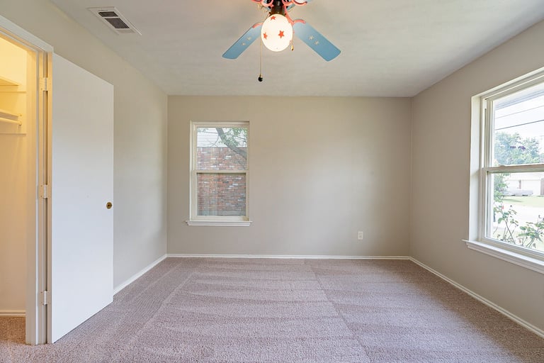 Photo 23 of 31 - 1903 Leslie St, Denton, TX 76205
