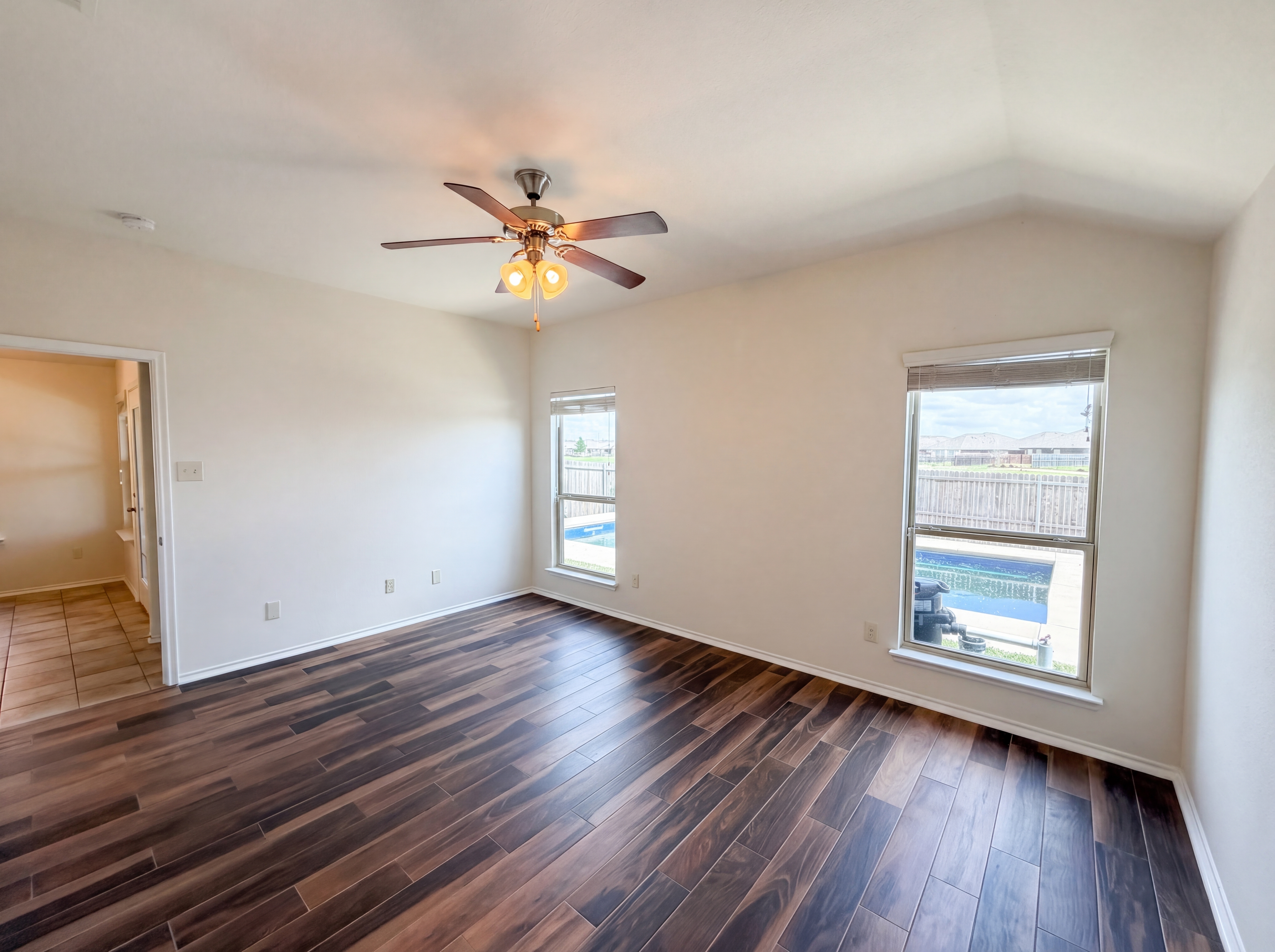 Photo 11 of 16 of 1704 River Oak Ln, Royse City, TX