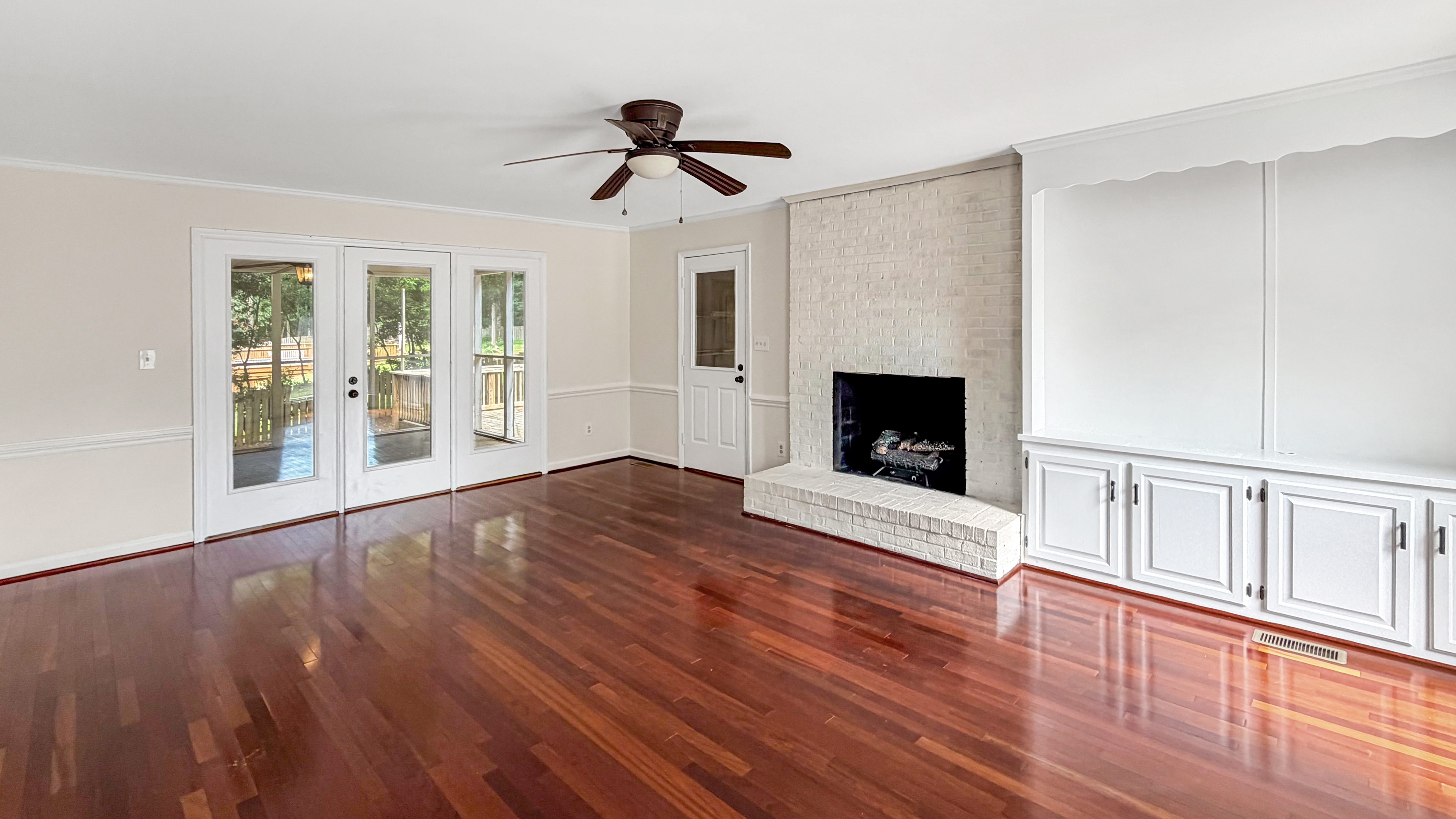 Photo 3 of 21 of 16539 Grapperhall Dr, Huntersville, NC