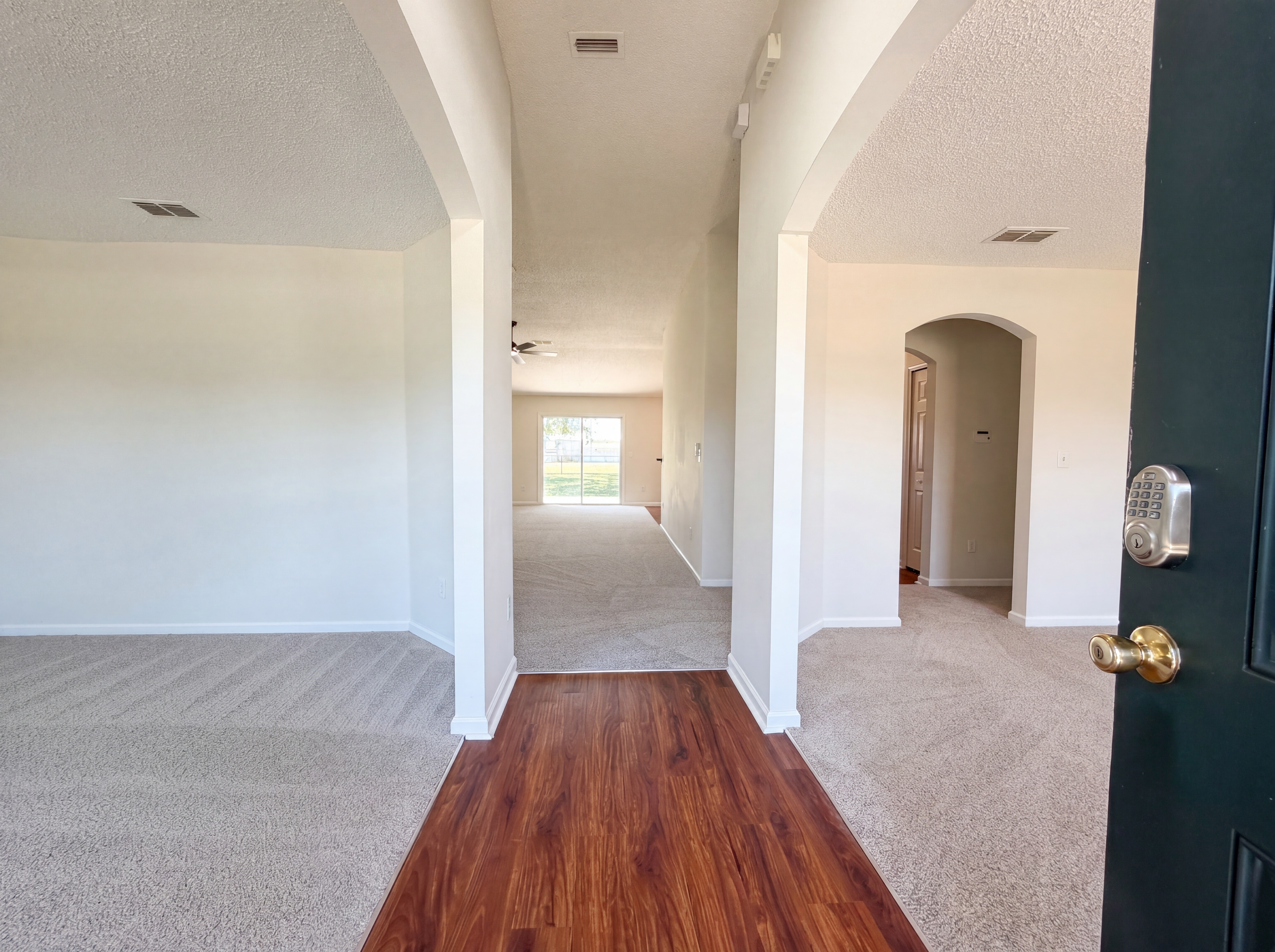 Photo 18 of 21 of 11424 Rolling River Blvd, Jacksonville, FL