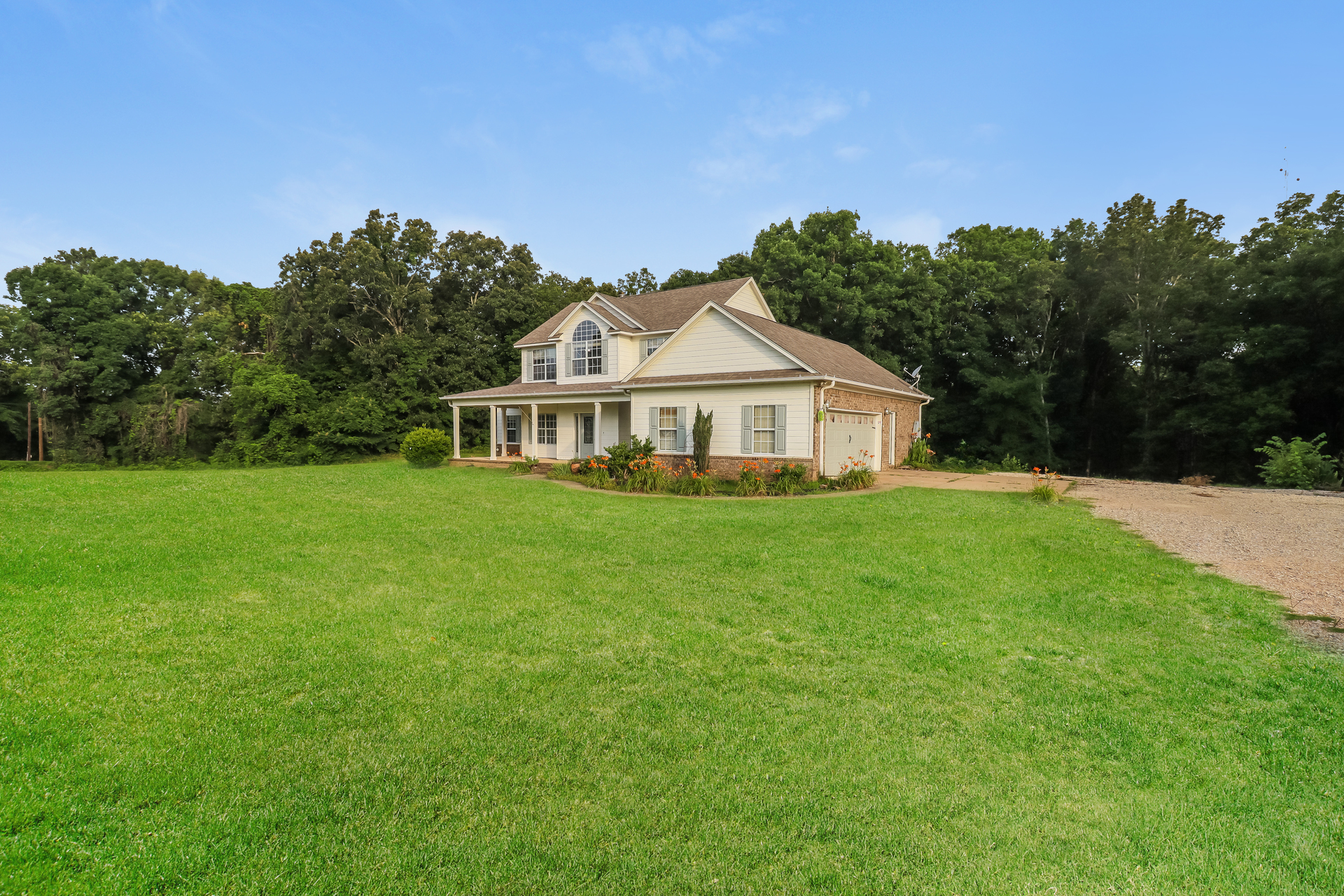 Photo 21 of 25 of 7632 Holly Springs Rd, Hernando, MS