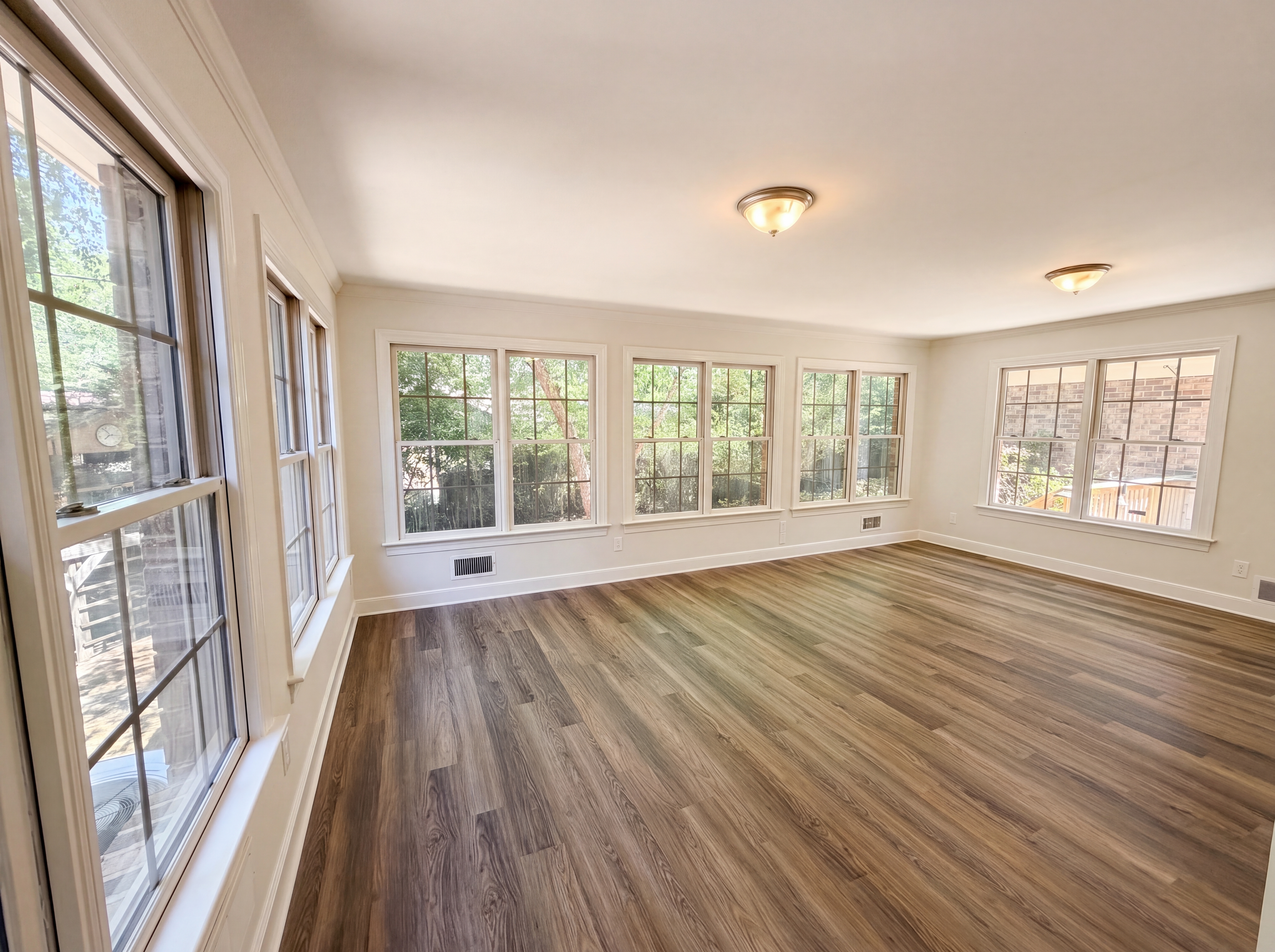 Photo 11 of 33 of 9654 Windsor Lake Blvd, Columbia, SC