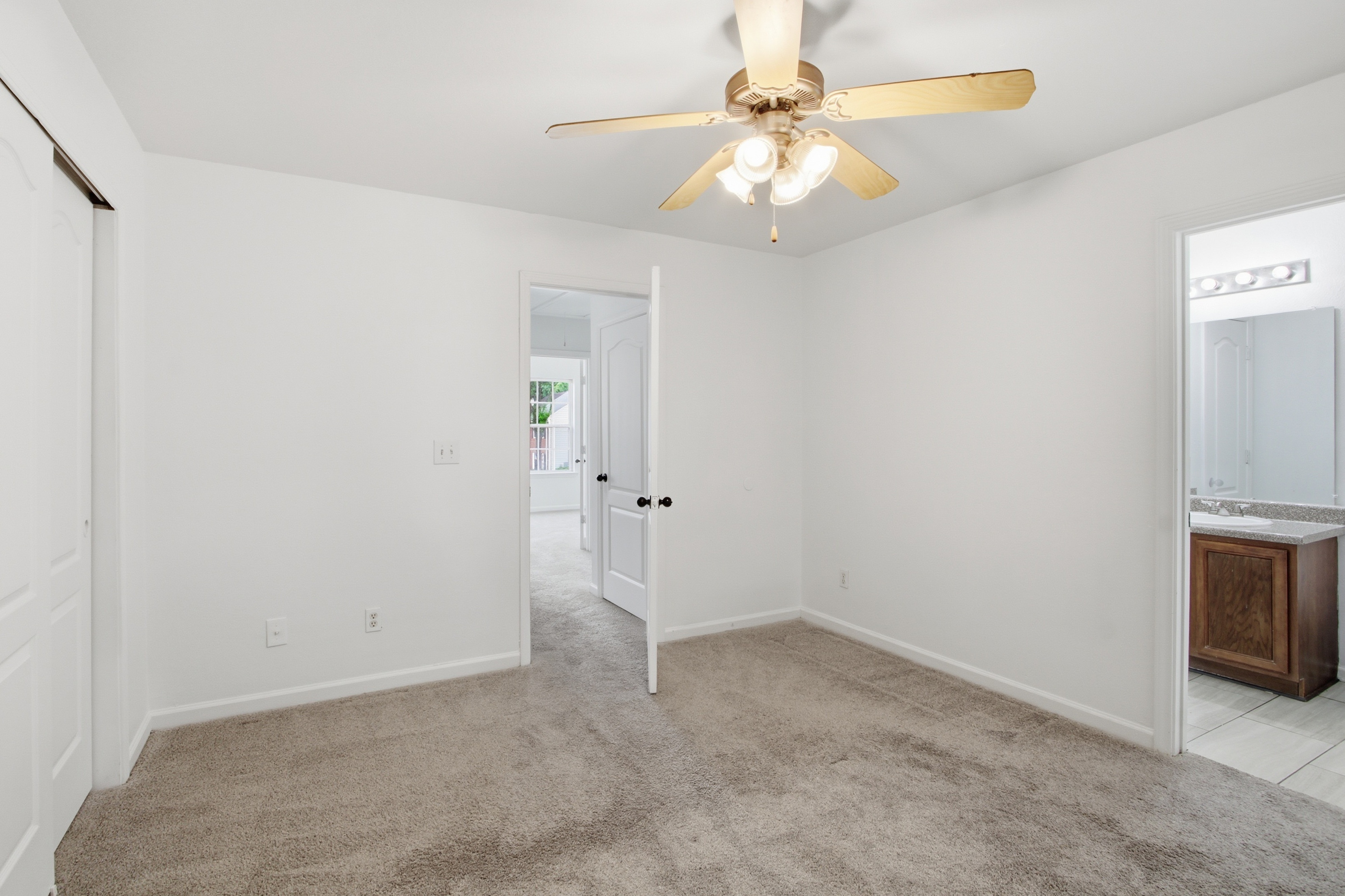 Photo 13 of 27 of 2025 Shawn Wayne Cir SE, Atlanta, GA