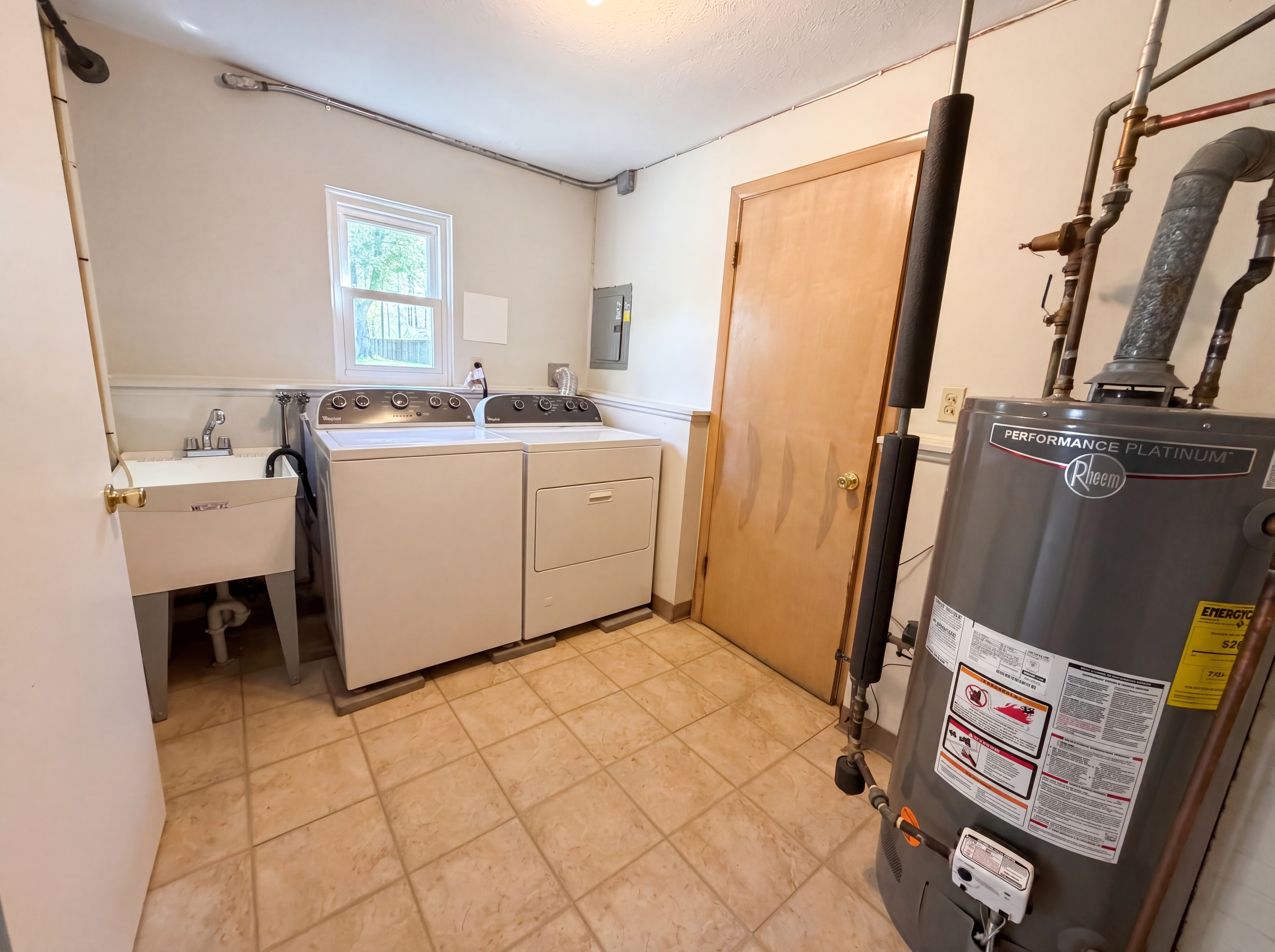 Photo 18 of 24 of 5444 Kenbridge Dr, Cleveland, OH